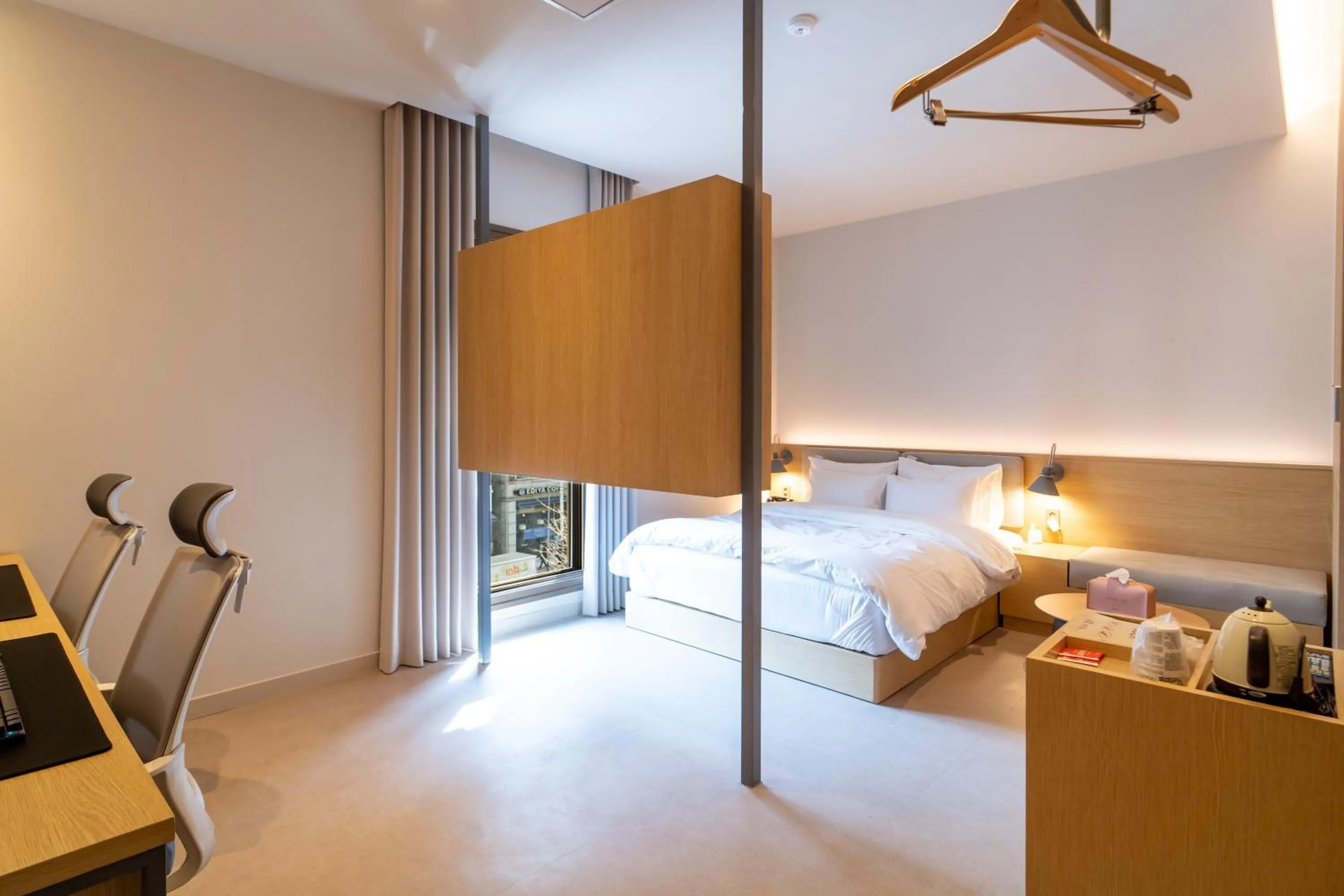 Photo of the whole room in '사용x' 클릭금지 Goyang Hotel Yuji