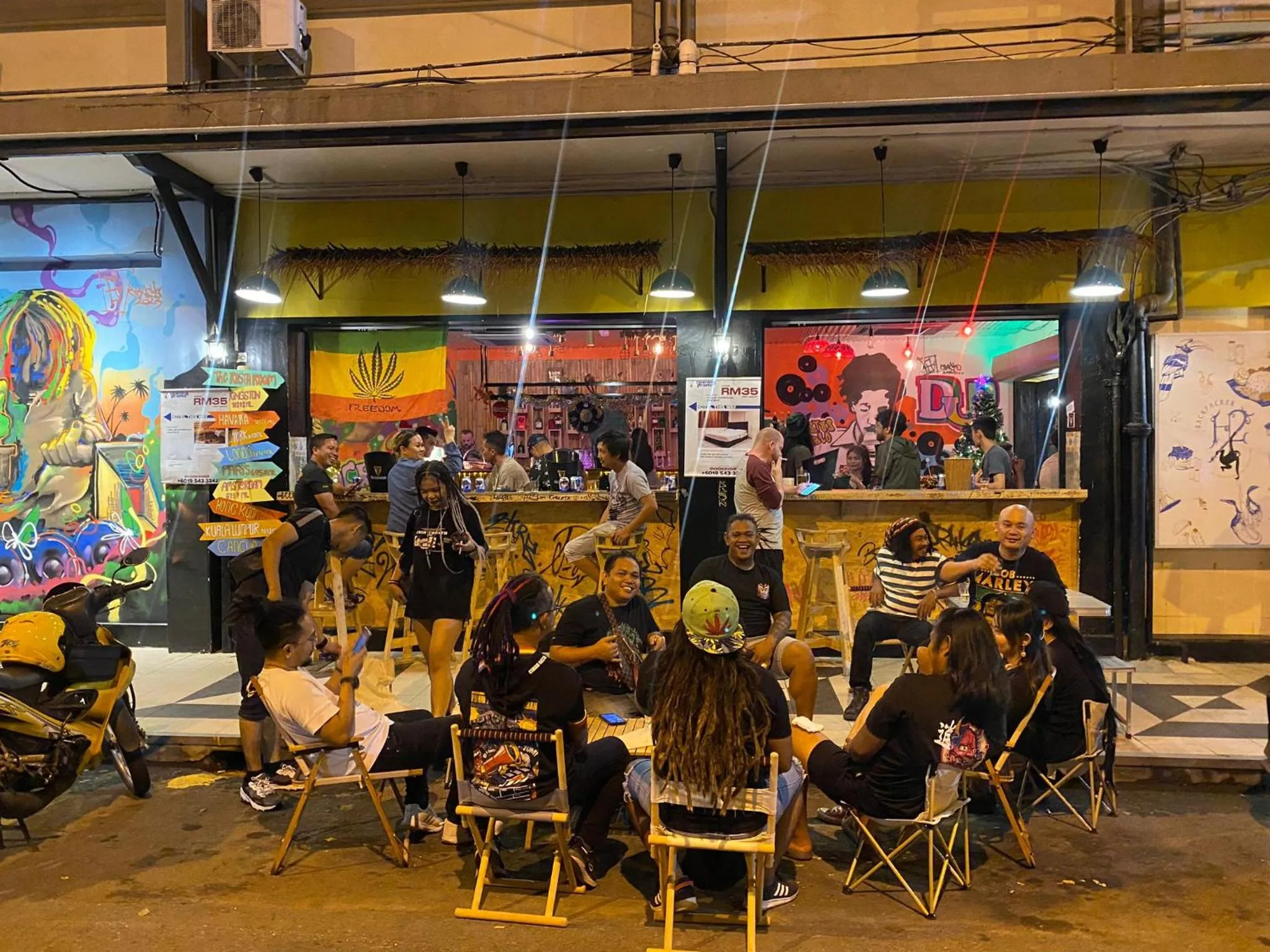 Lounge or bar in H2 Worldpackers , The Social Hotel