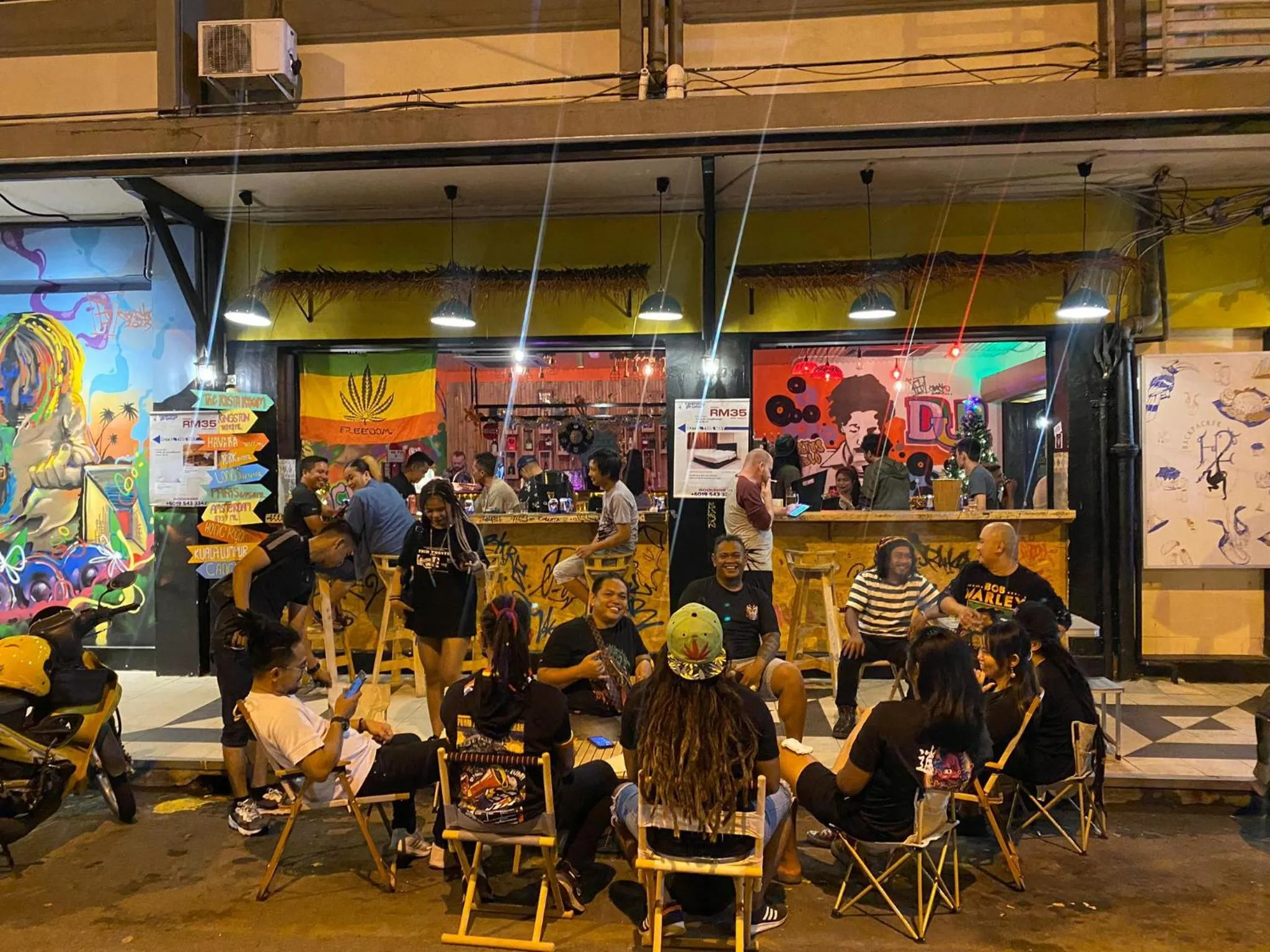 Lounge or bar in H2 Worldpackers , The Social Hotel