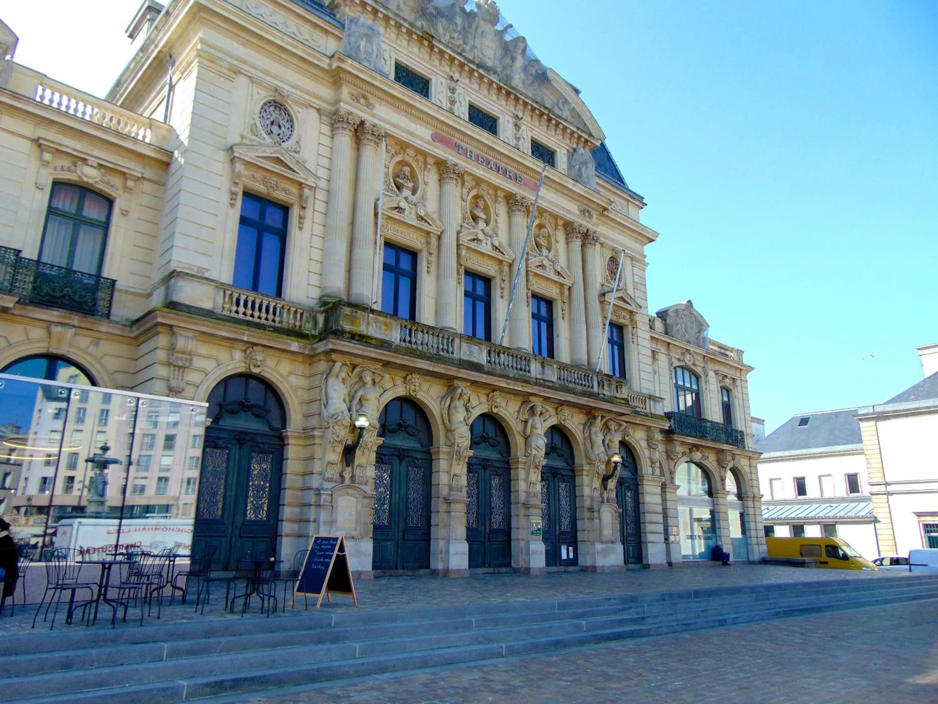 Nearby landmark in Hôtel de La Croix de Malte