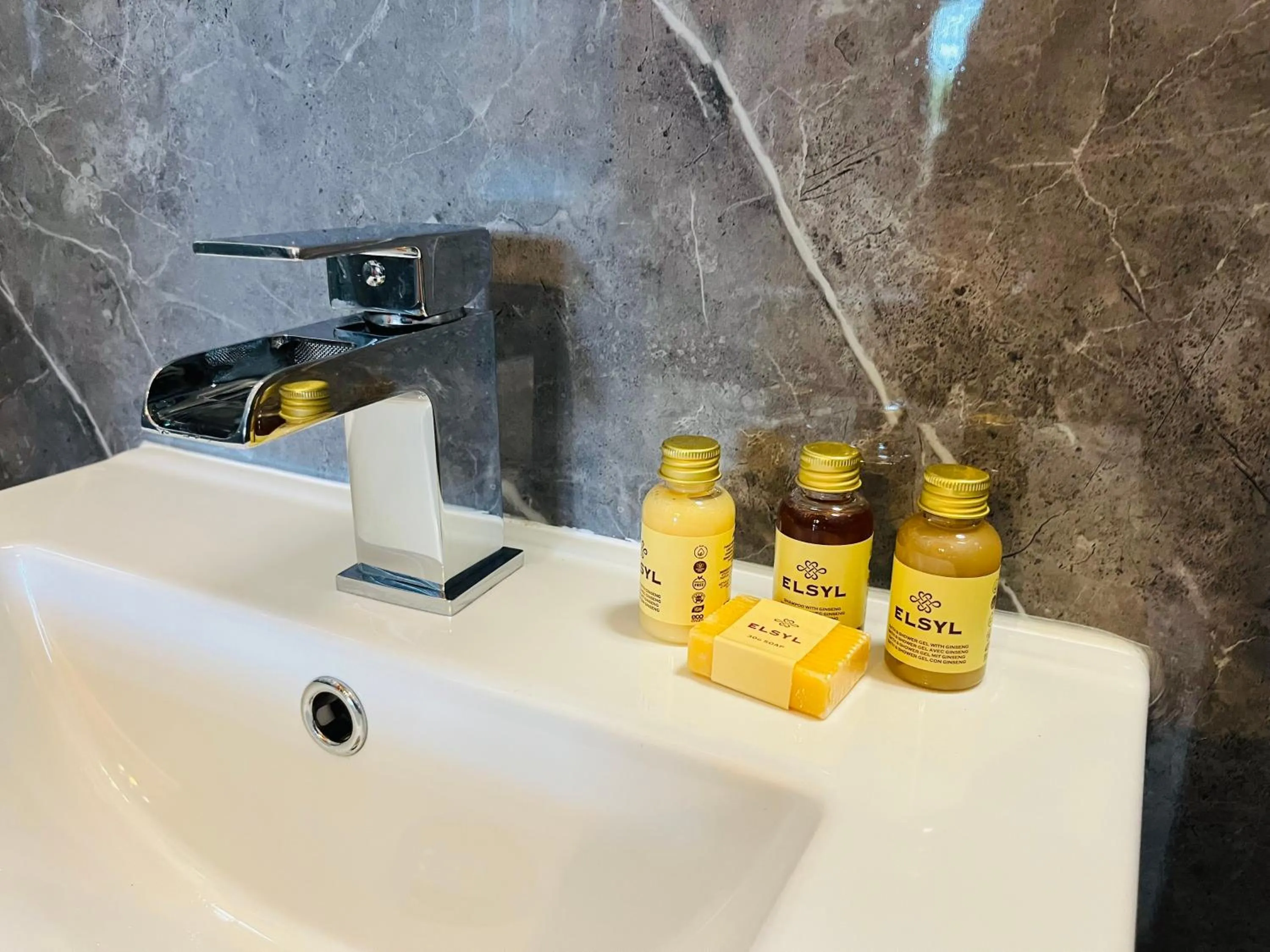 Wall Eden Farm - Luxury Log Cabins and Glamping