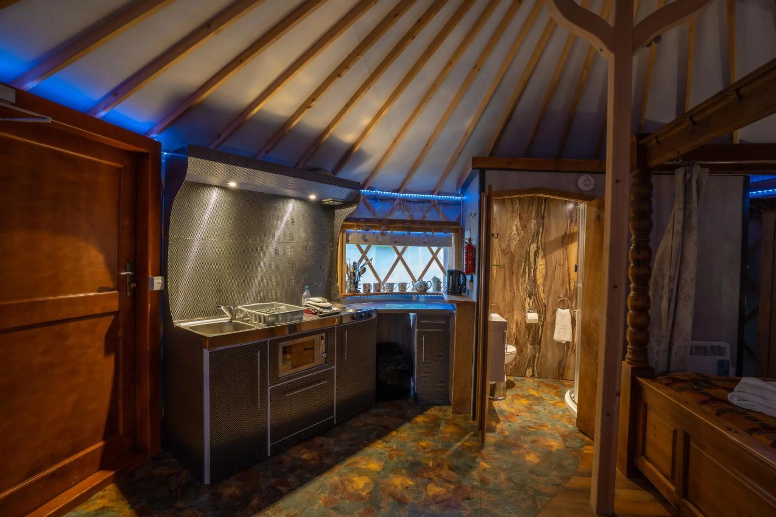 Shower in Wall Eden Farm - Luxury Log Cabins and Glamping