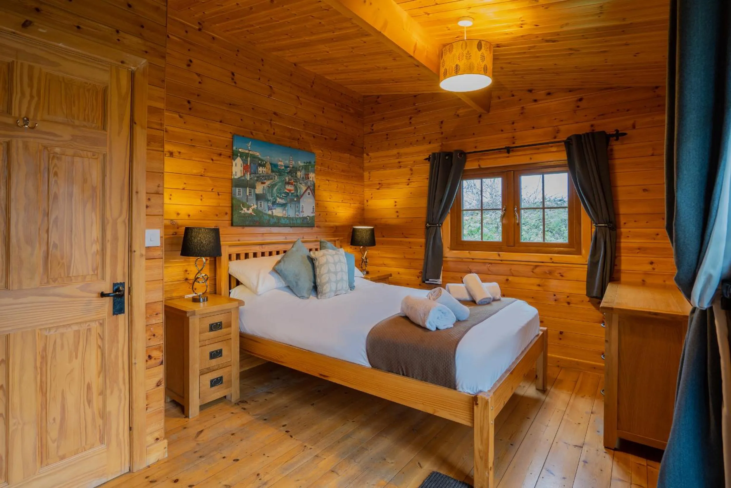 Bed in Wall Eden Farm - Luxury Log Cabins and Glamping