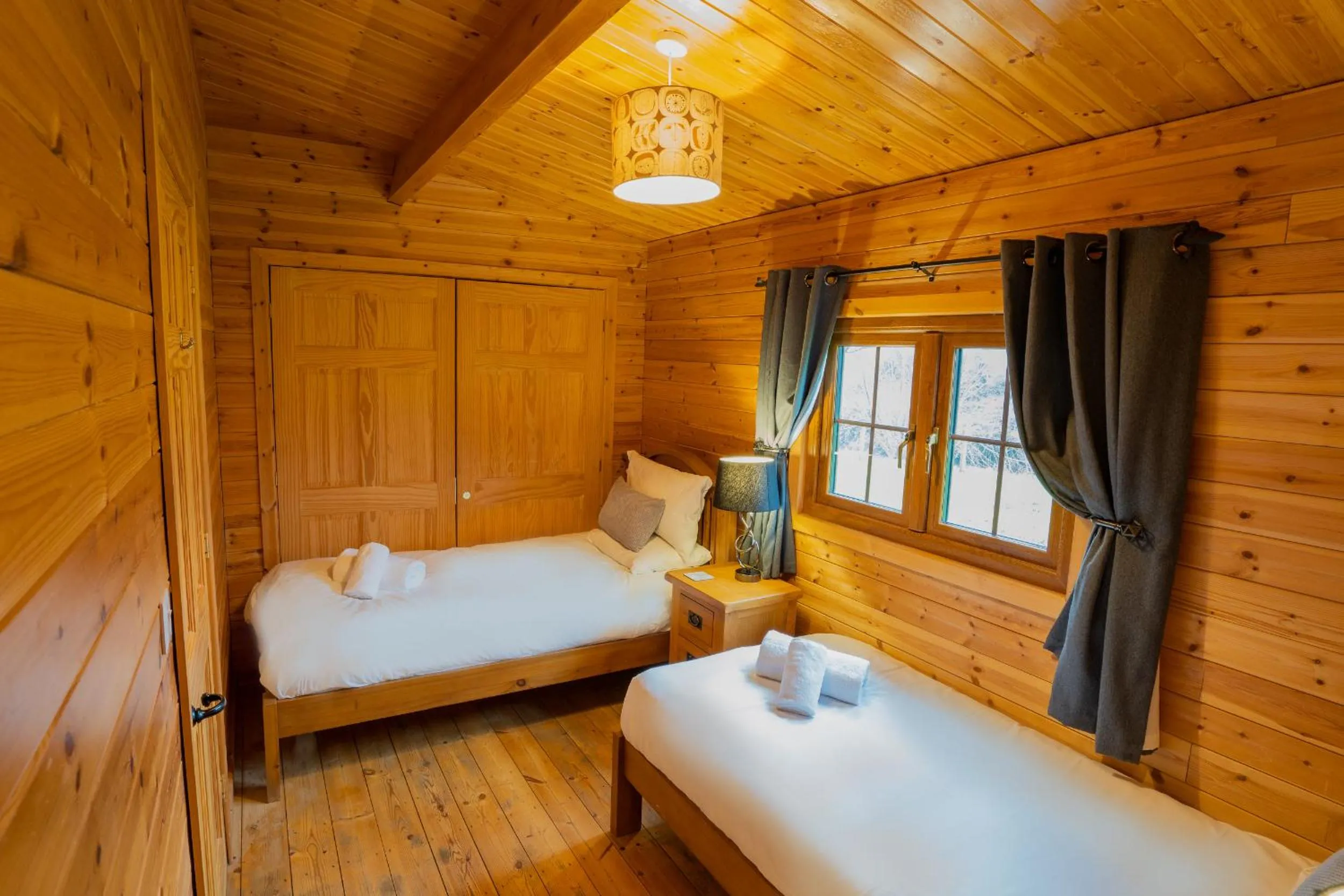 Bed in Wall Eden Farm - Luxury Log Cabins and Glamping