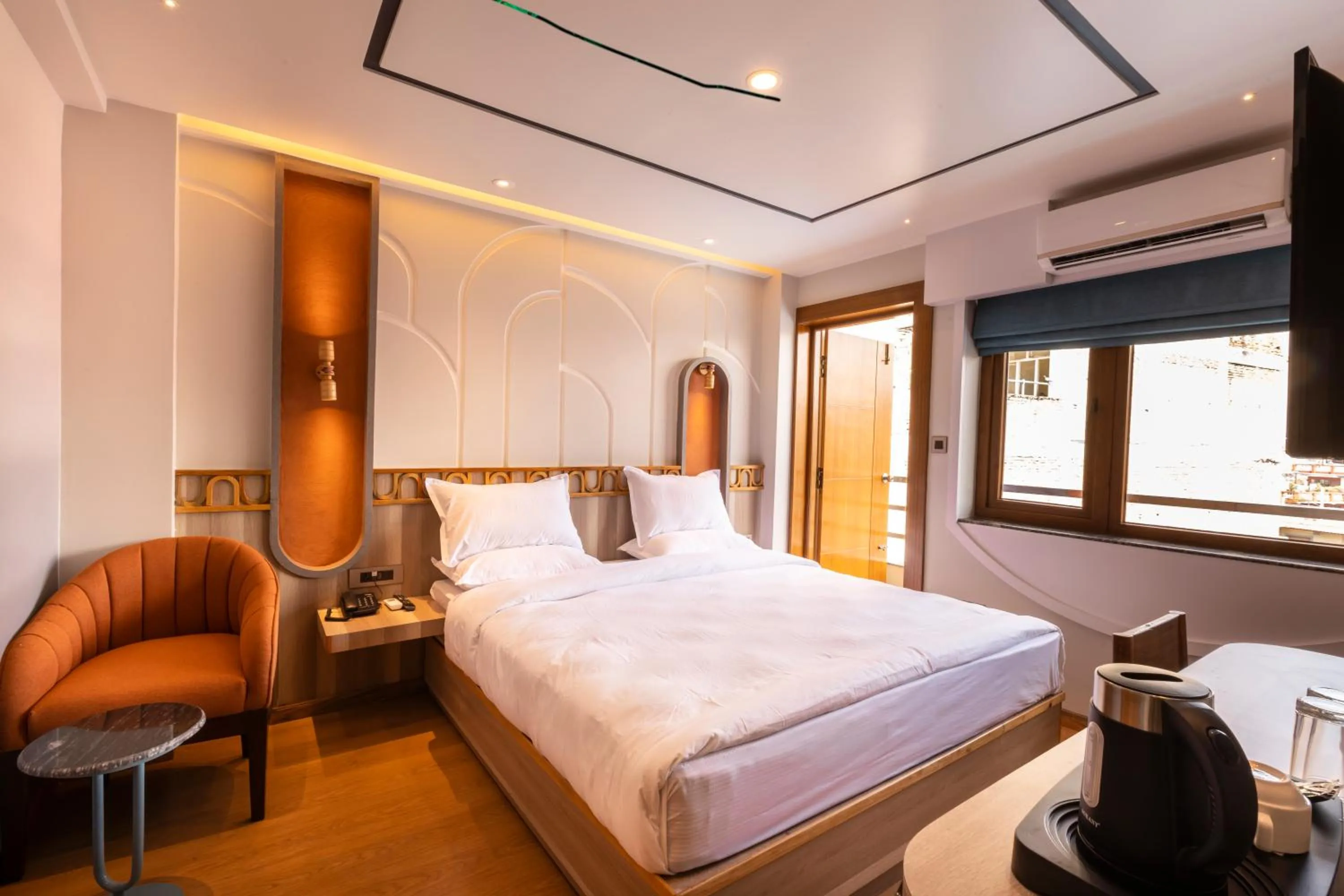 hair dresser, Bed in Ananta Home