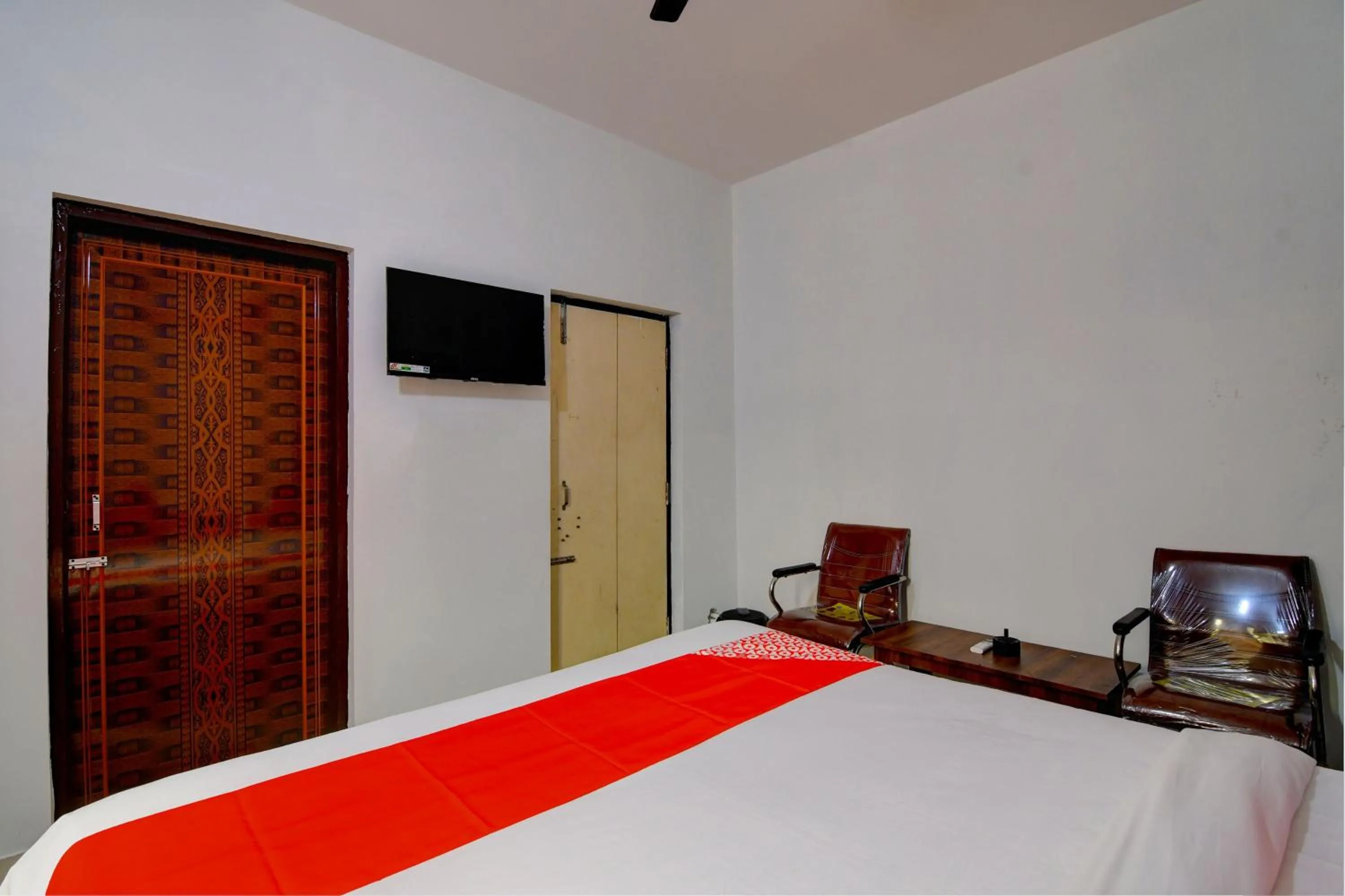 Bedroom in Hotel O Heaven Inn