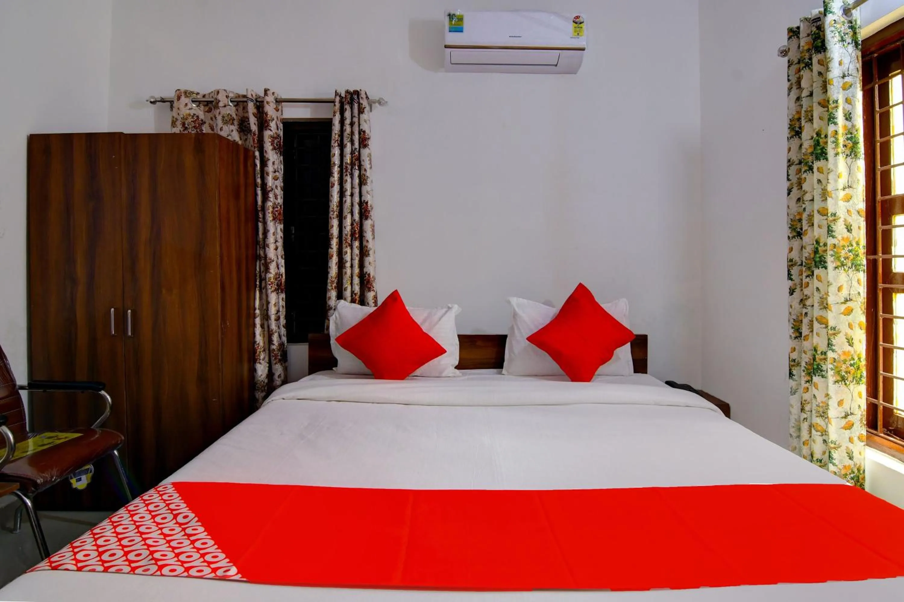 Bedroom in Hotel O Heaven Inn