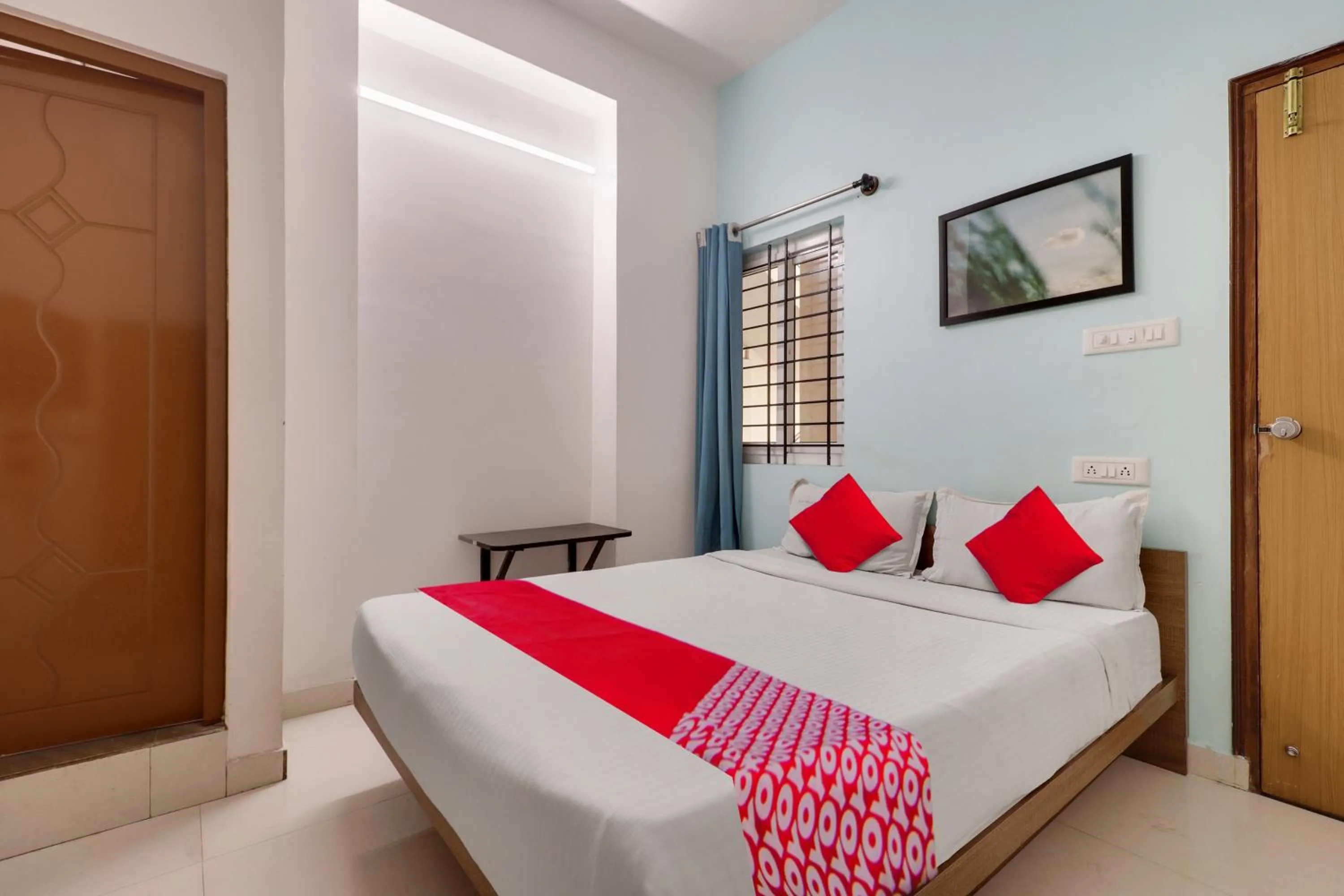 Bedroom, Bed in Hotel O New Grand Suites