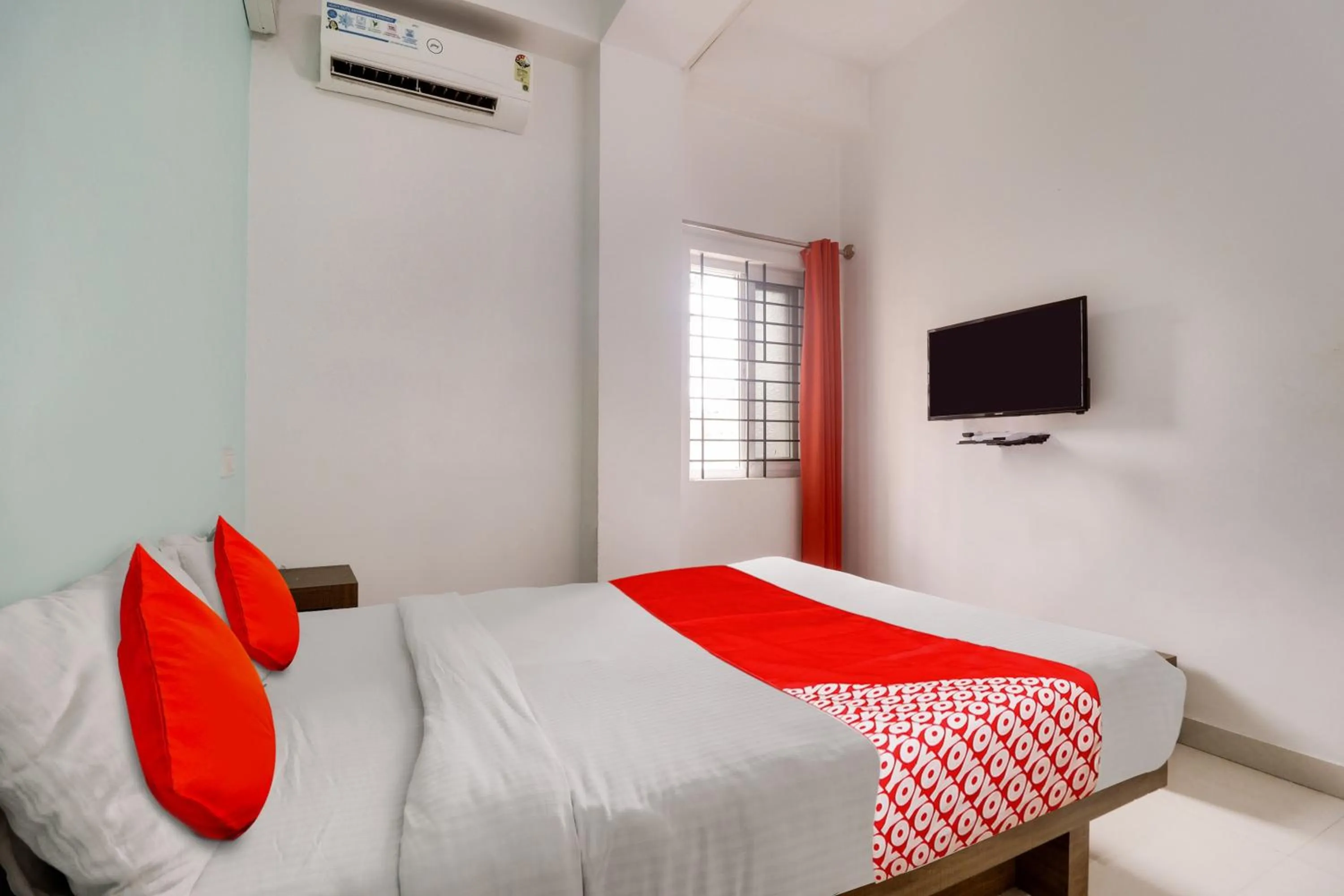 Bedroom, Bed in Hotel O New Grand Suites