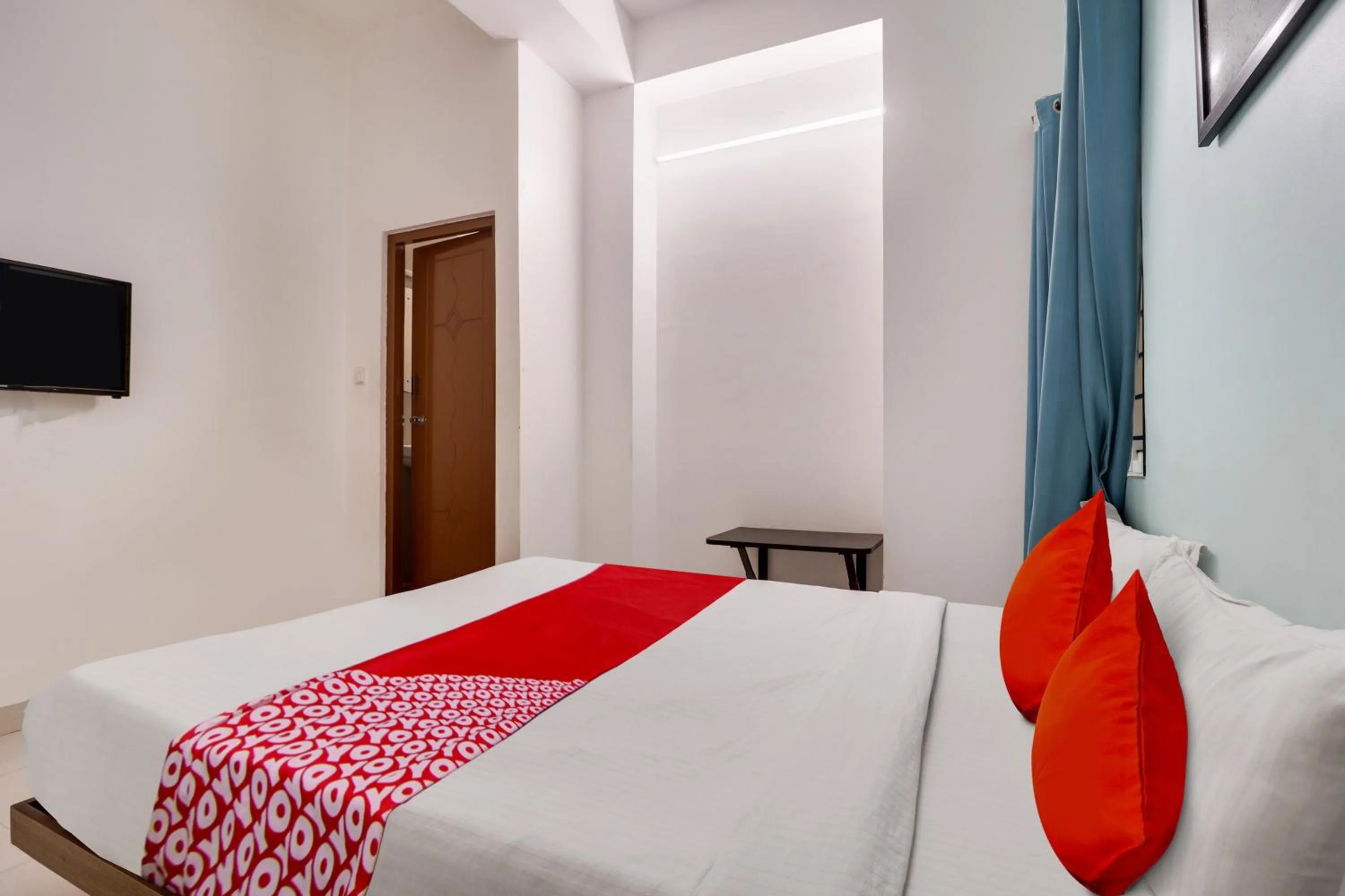 Lobby or reception, Bed in Hotel O New Grand Suites