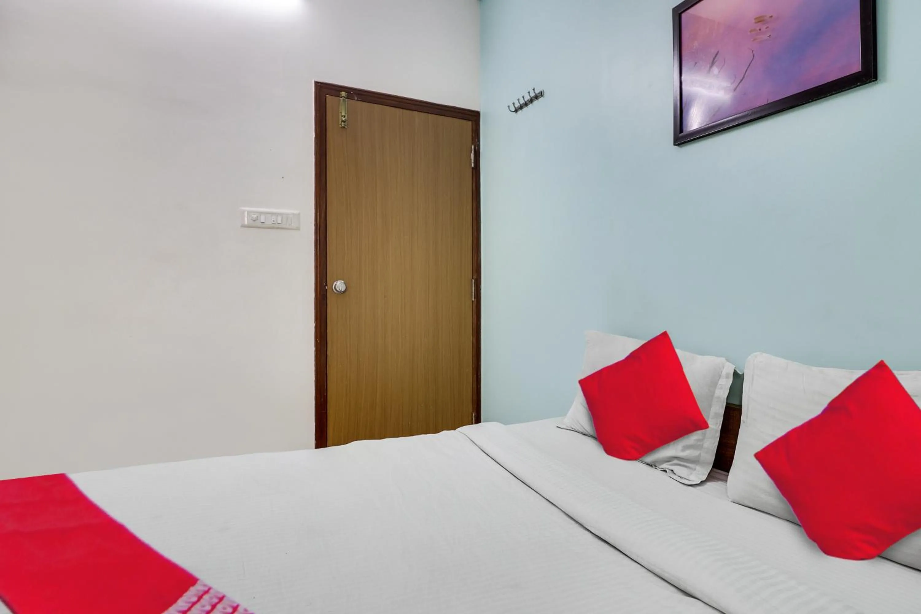 Bedroom, Bed in Hotel O New Grand Suites