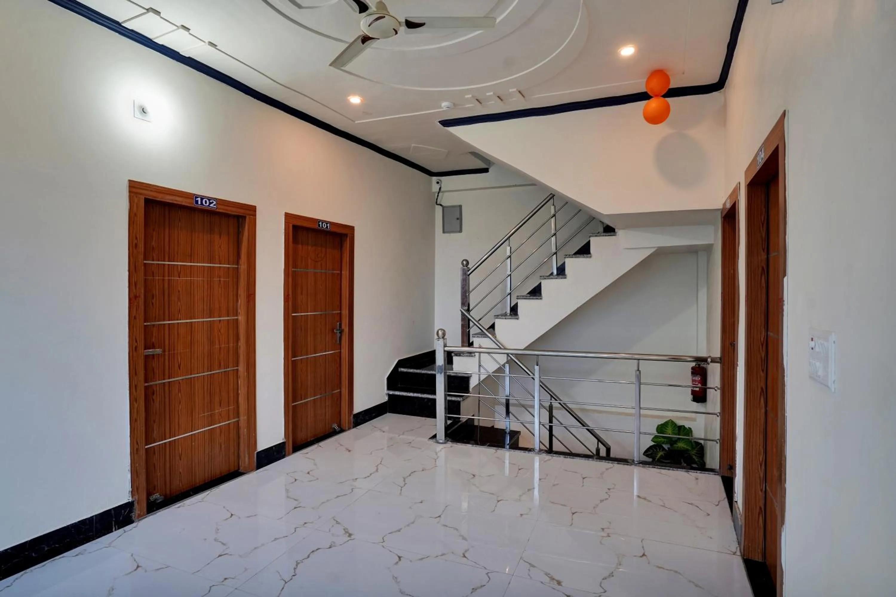 Lobby or reception in Collection O Trihans Mantion Hotel