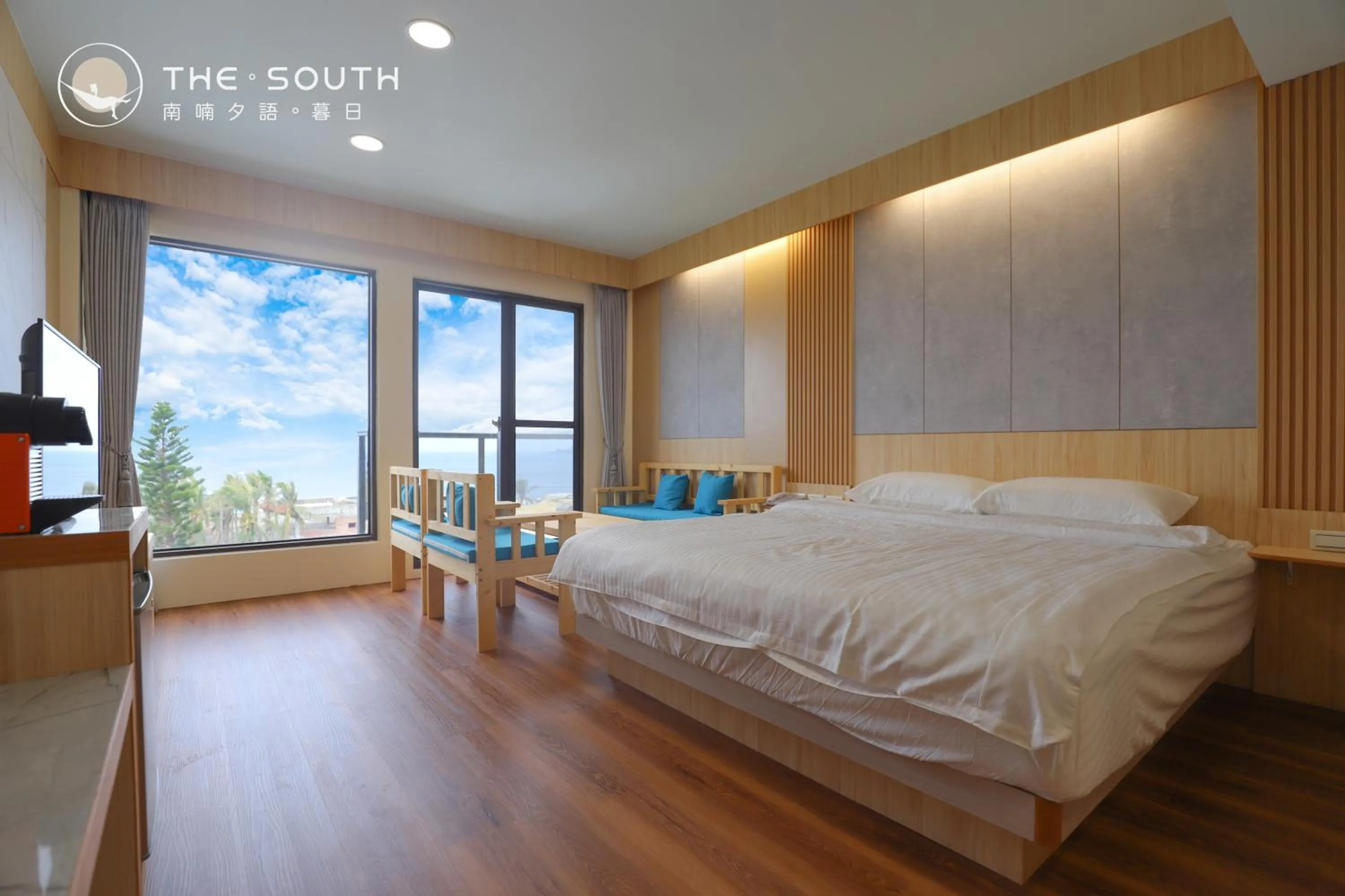 Bed in The South-Sunset