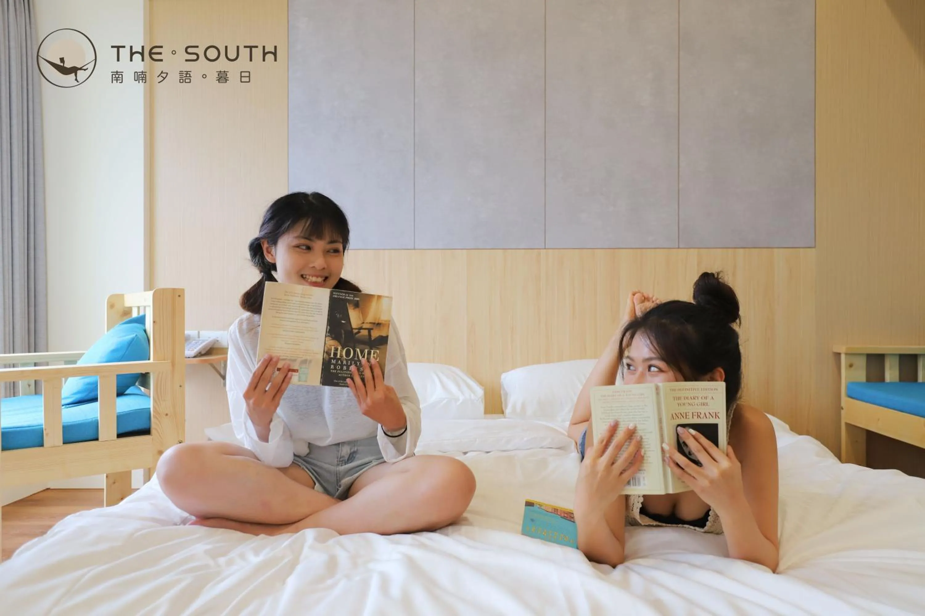 Bed in The South-Sunset