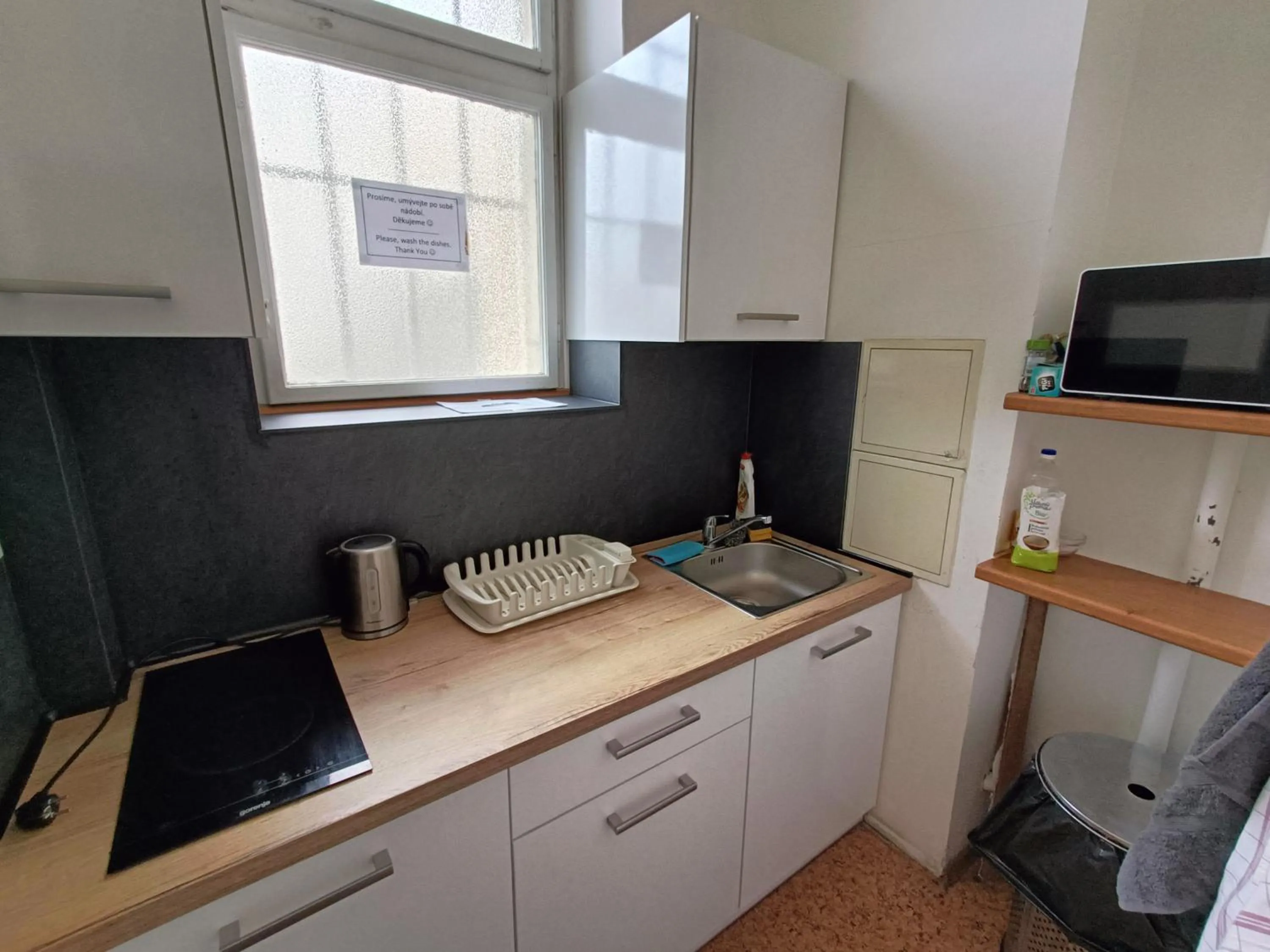 Kitchen or kitchenette in A Plus Hostel - Centrum