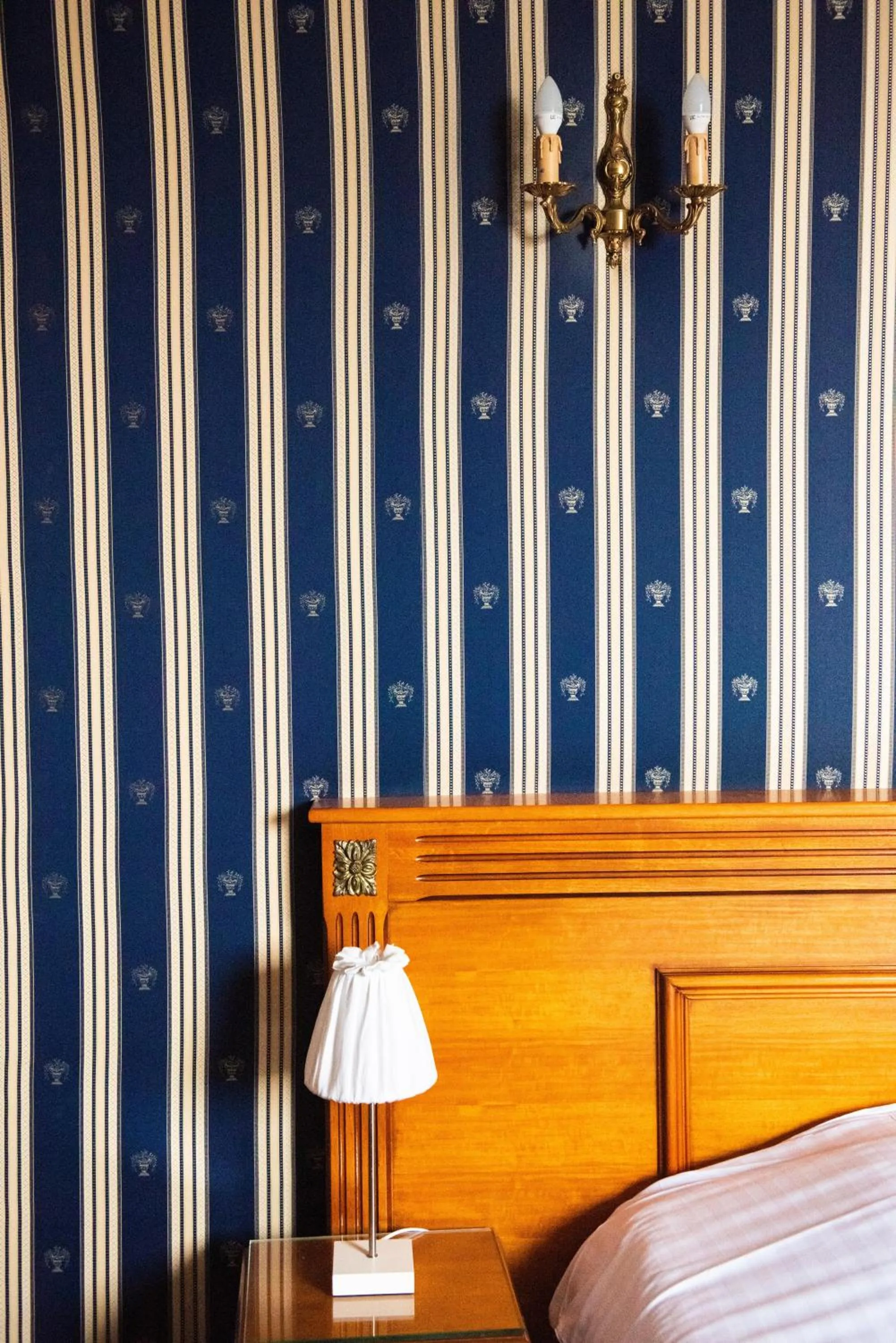 Bed in Hôtel Jolly Roger