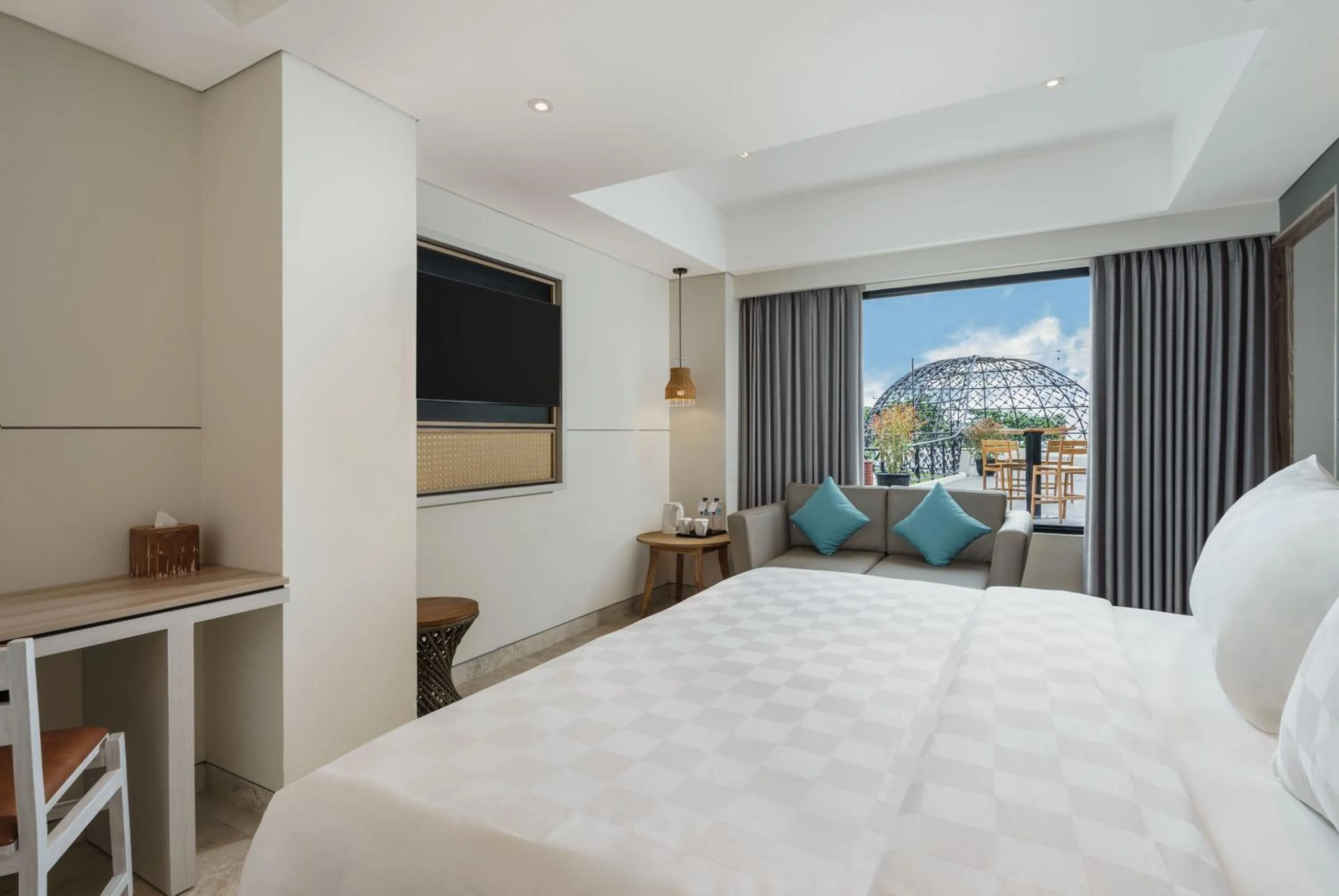 Bed in Swiss-Belcourt Lombok