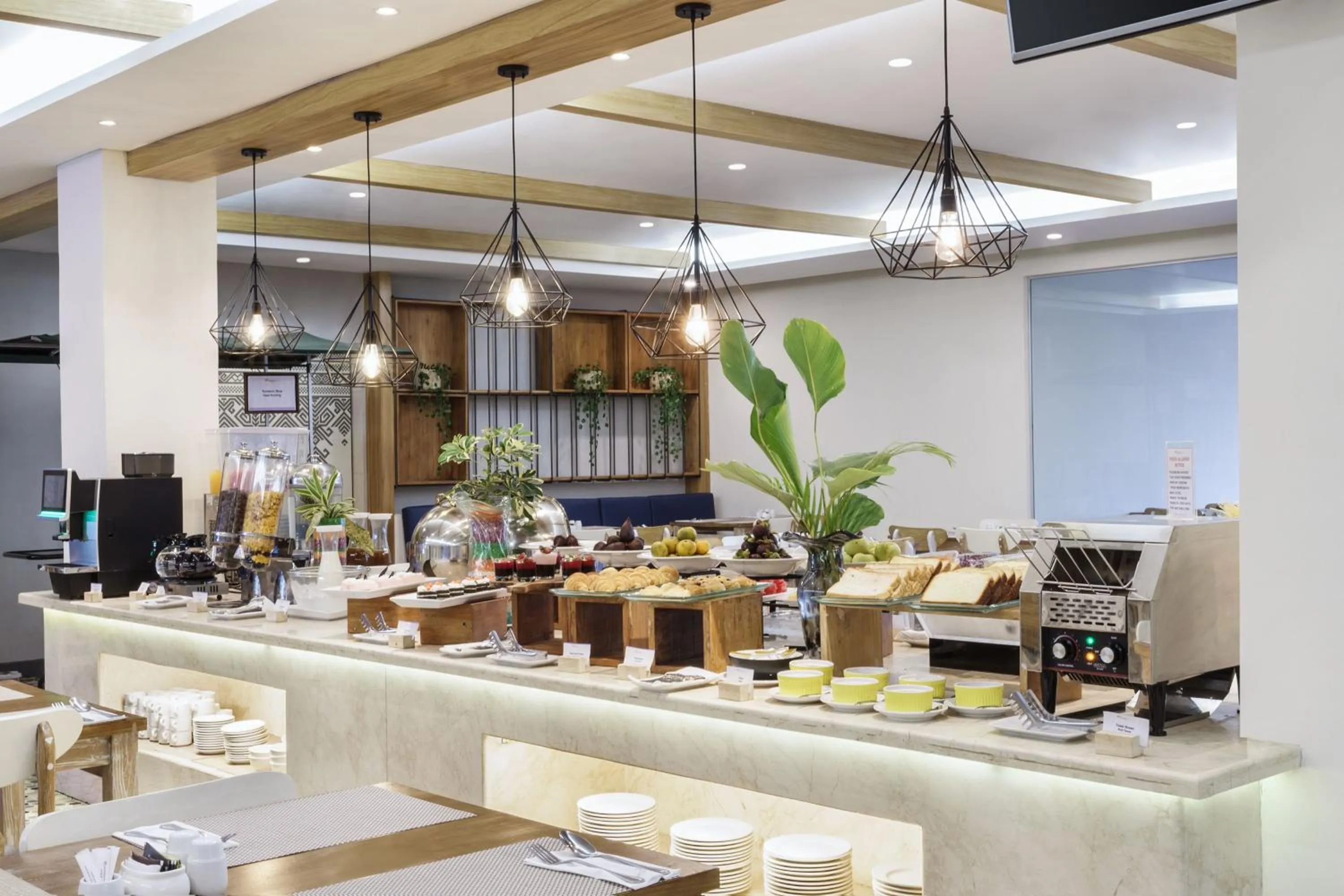 Restaurant/places to eat in Swiss-Belcourt Lombok