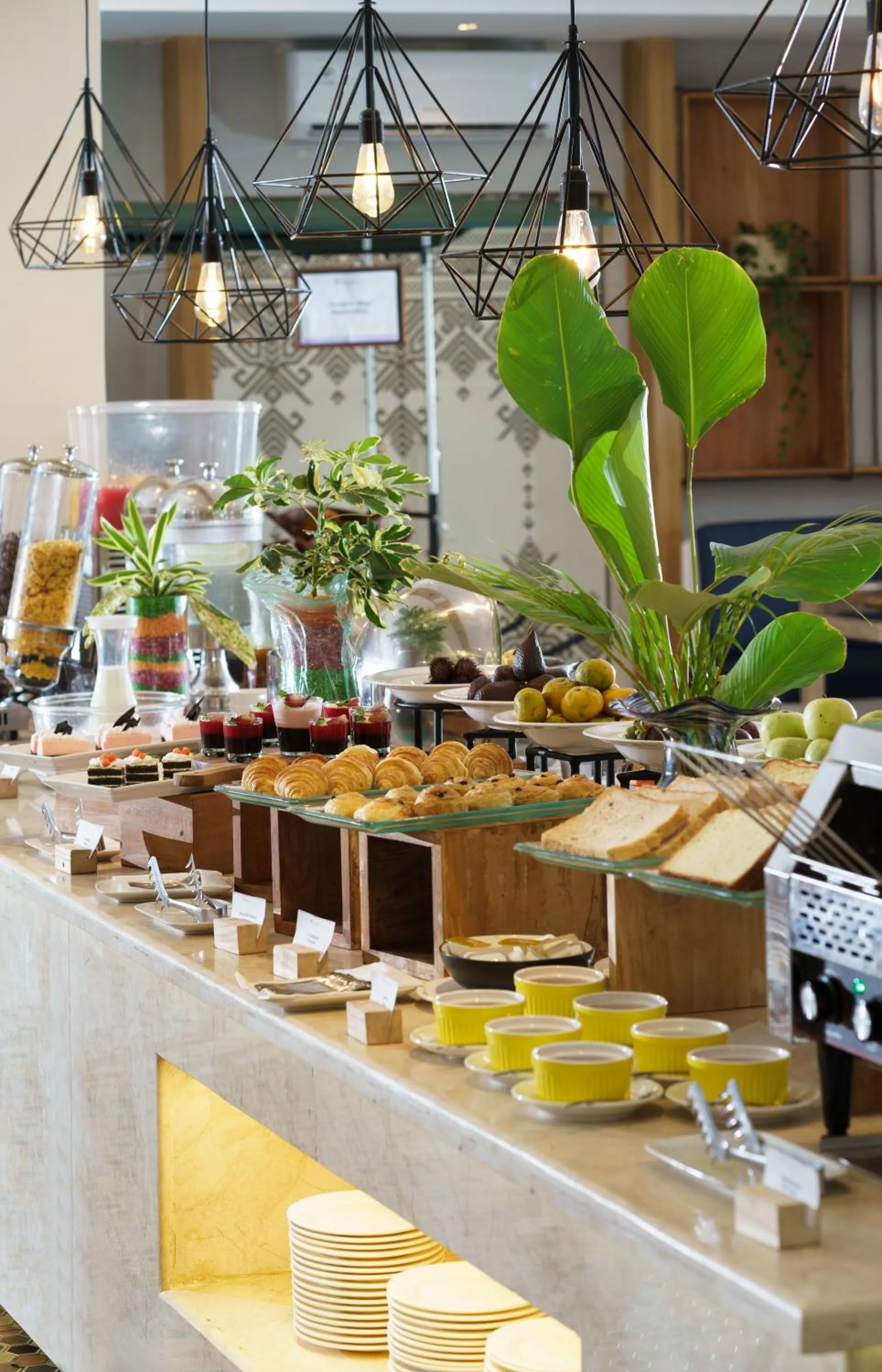 Restaurant/places to eat in Swiss-Belcourt Lombok