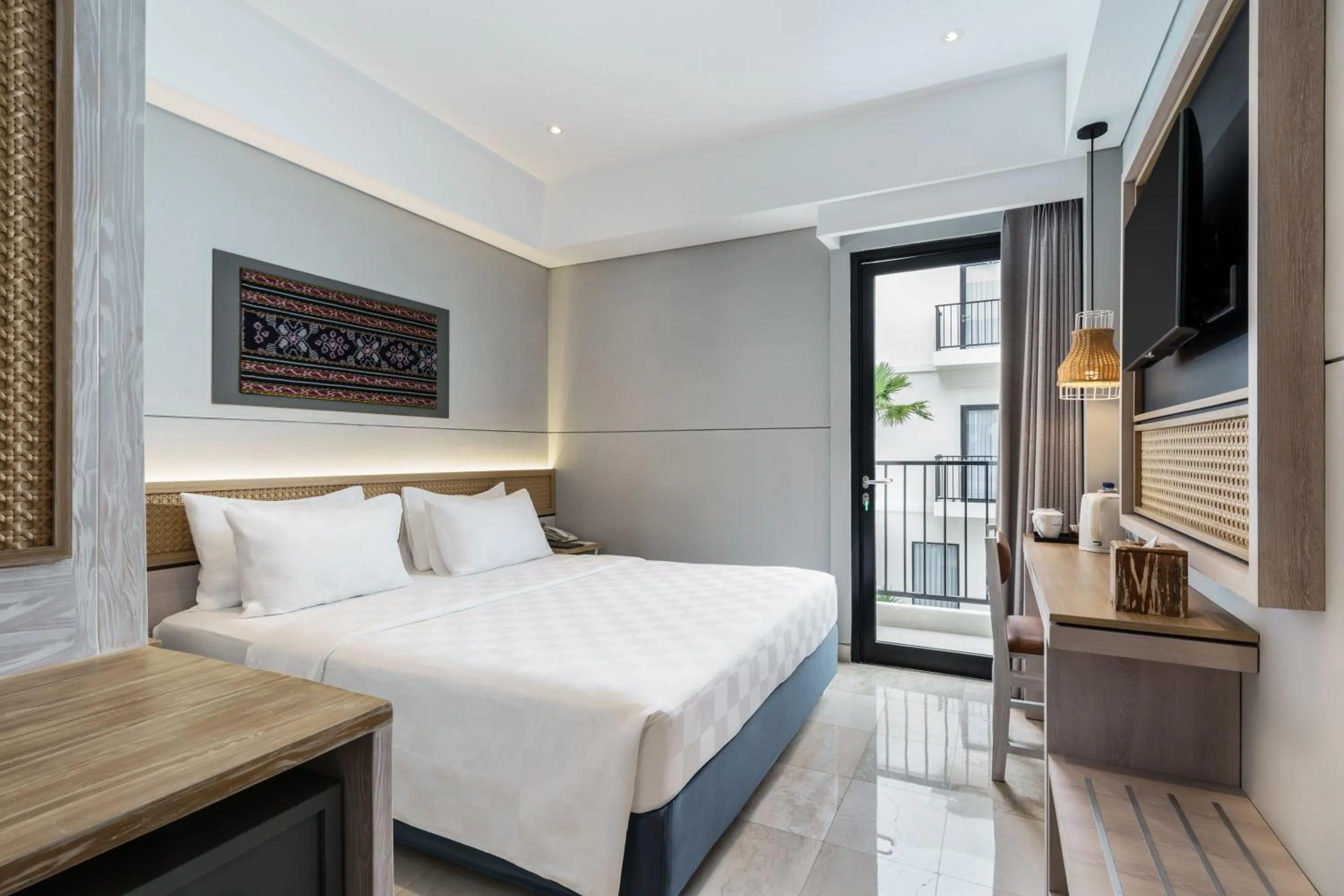 Bed in Swiss-Belcourt Lombok