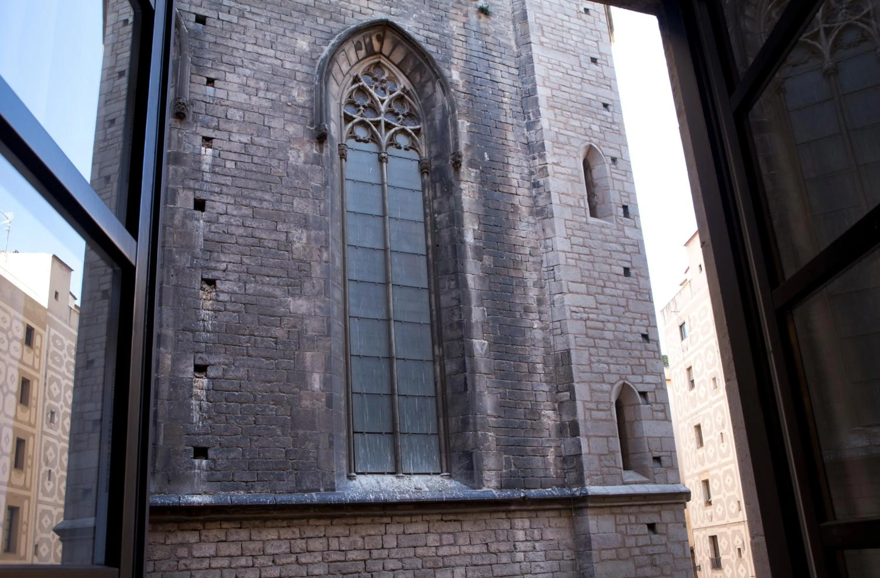 Day in Best House Best Place