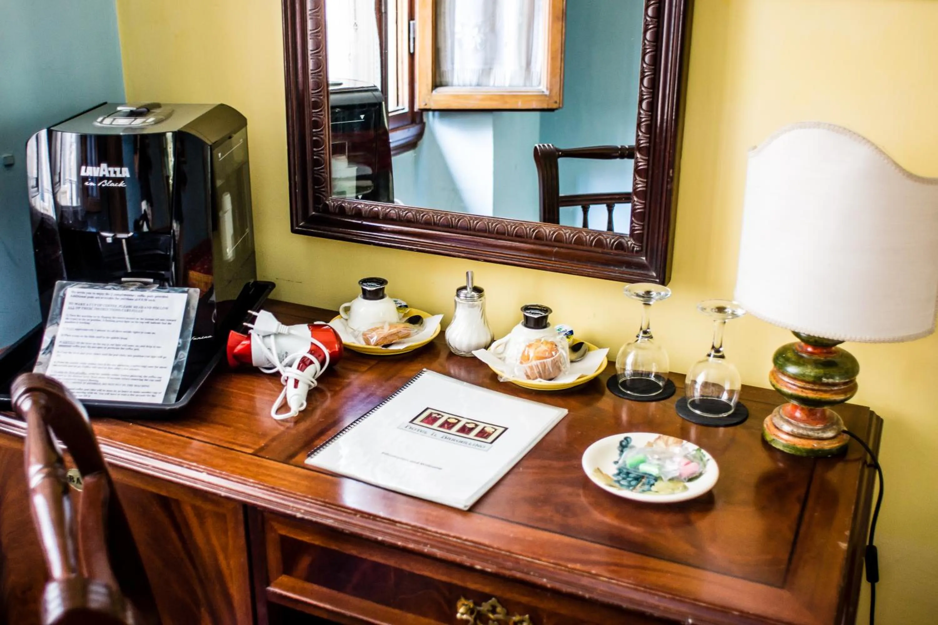 Coffee/tea facilities in Hotel Il Bargellino
