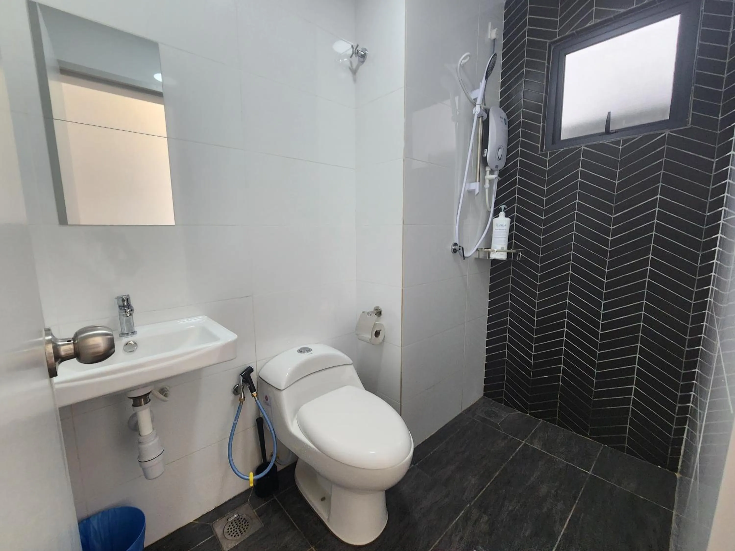 Shower in The Horizon - Ipoh