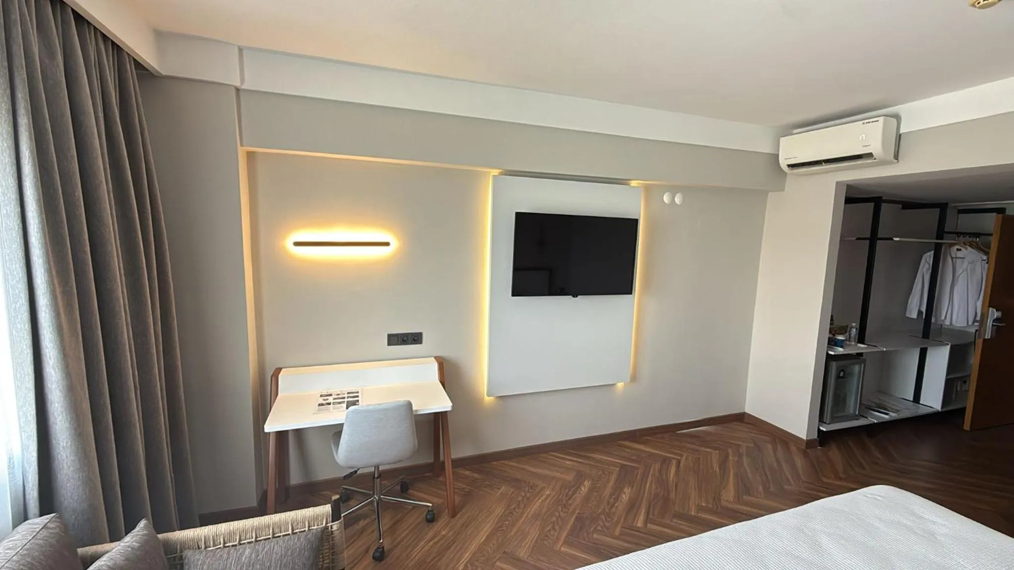 Photo of the whole room, Bed in Anemon Kent Ege Otel