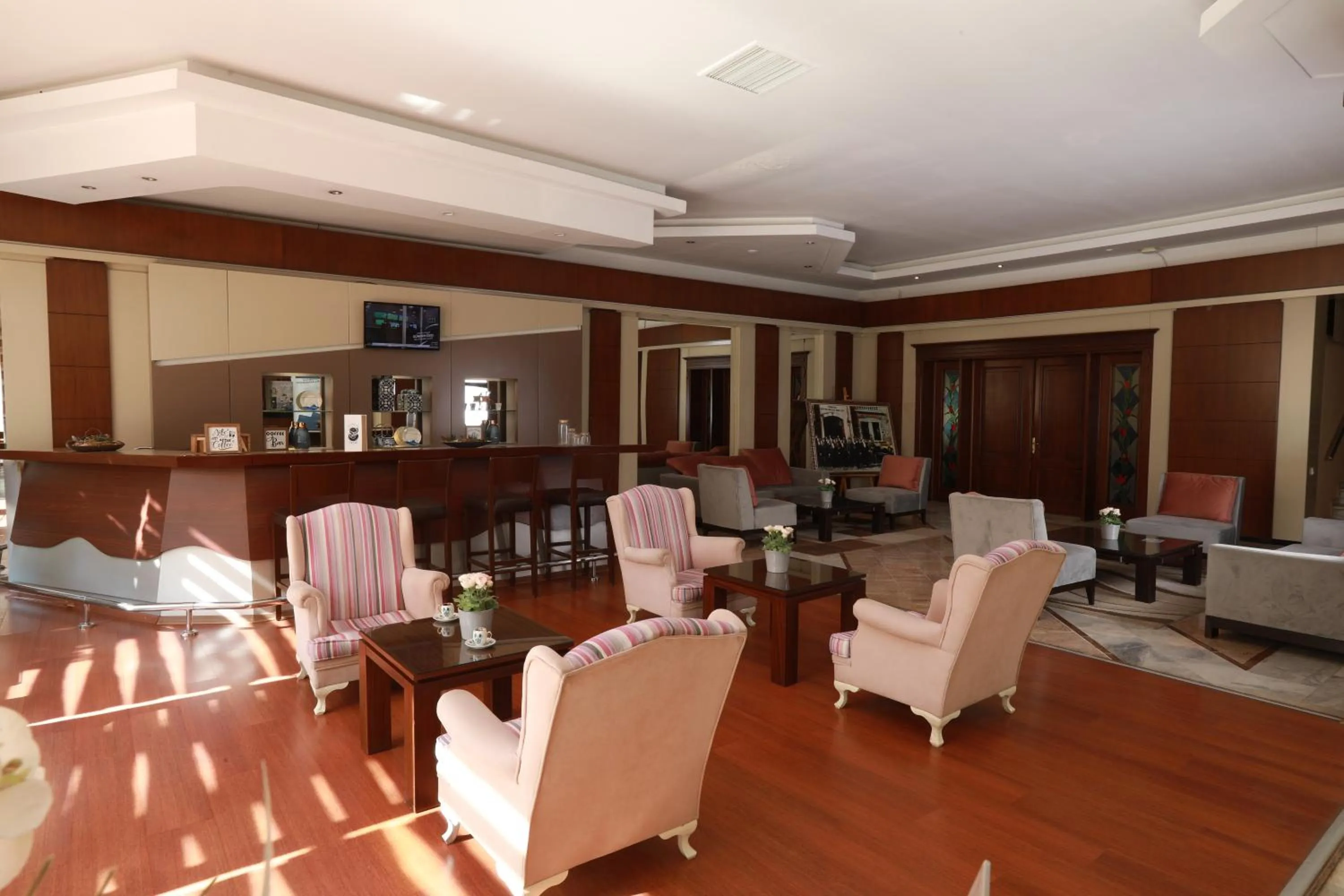 Communal lounge/ TV room in Anemon Kent Ege Otel