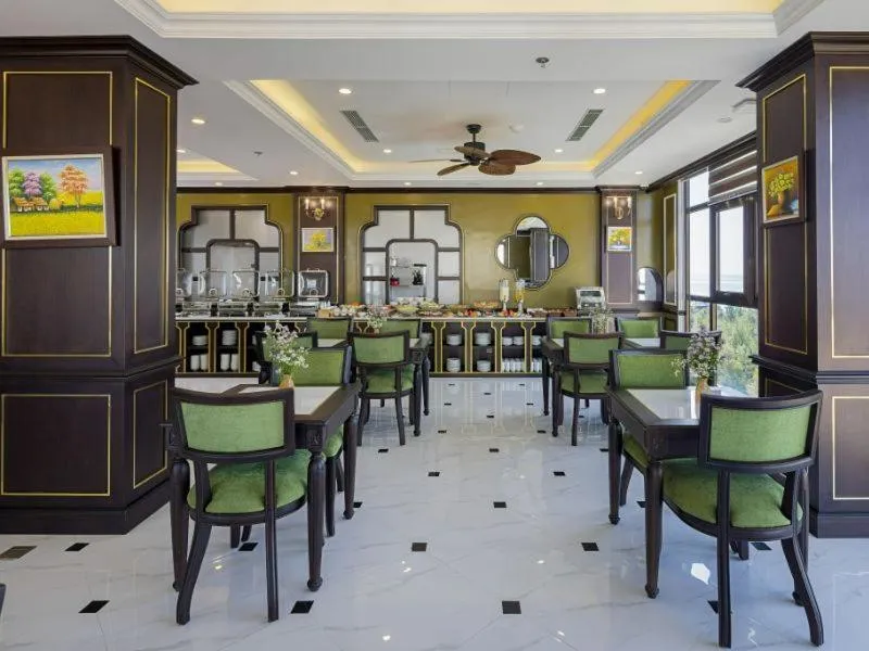 Restaurant/places to eat in Charming beauty hotel