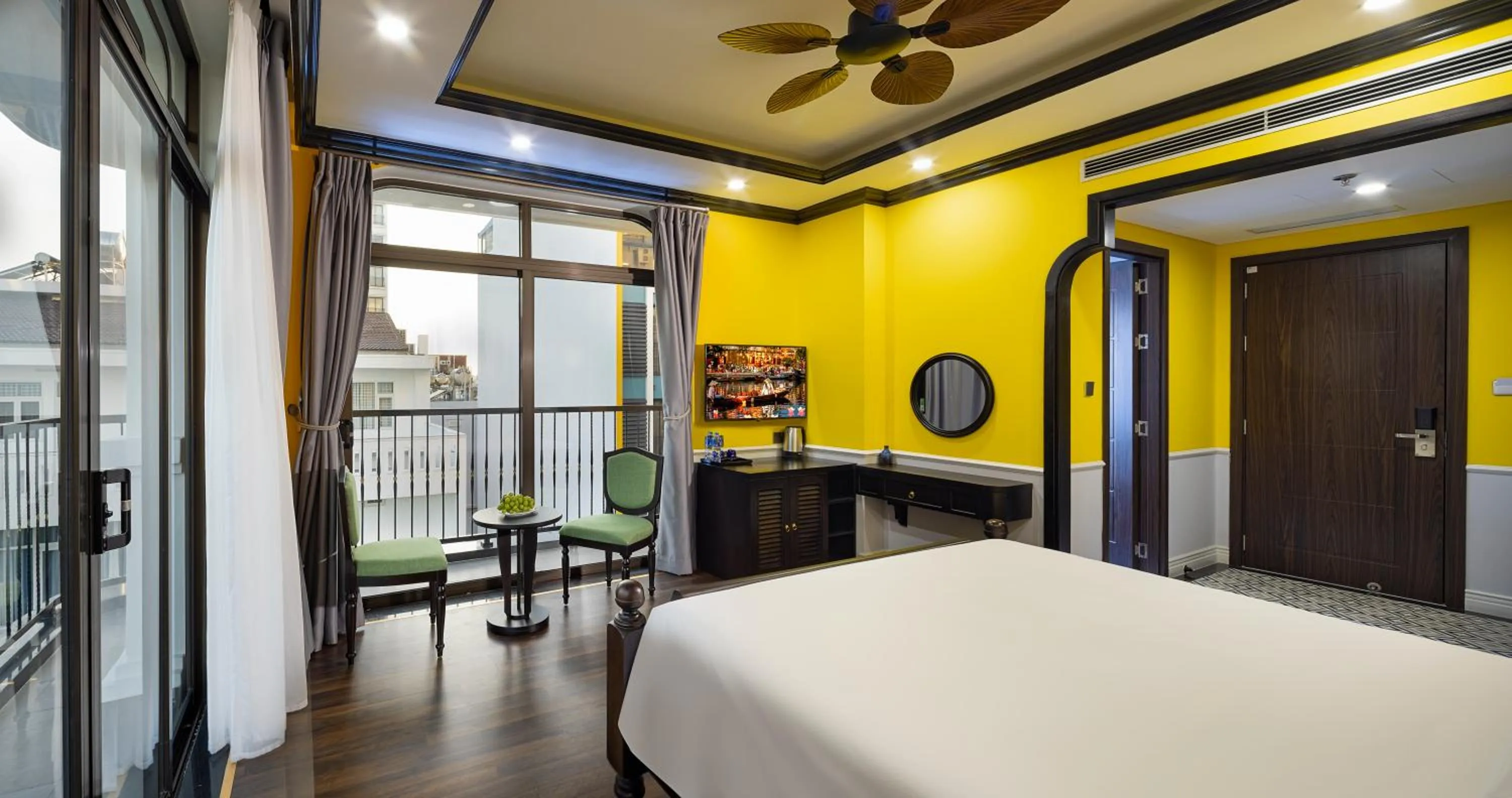 Photo of the whole room, Bed in Charming beauty hotel