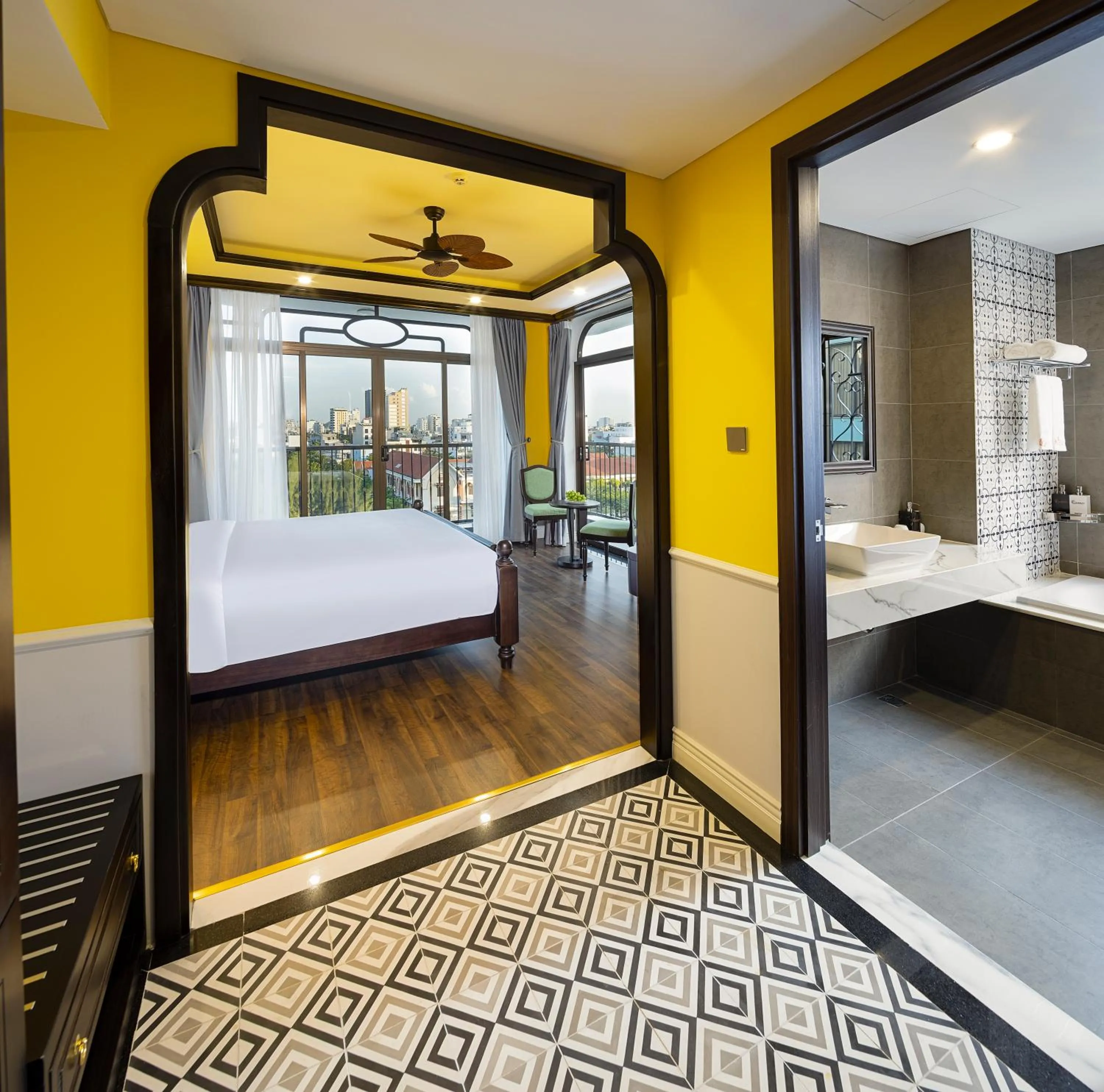 Photo of the whole room, Bed in Charming beauty hotel