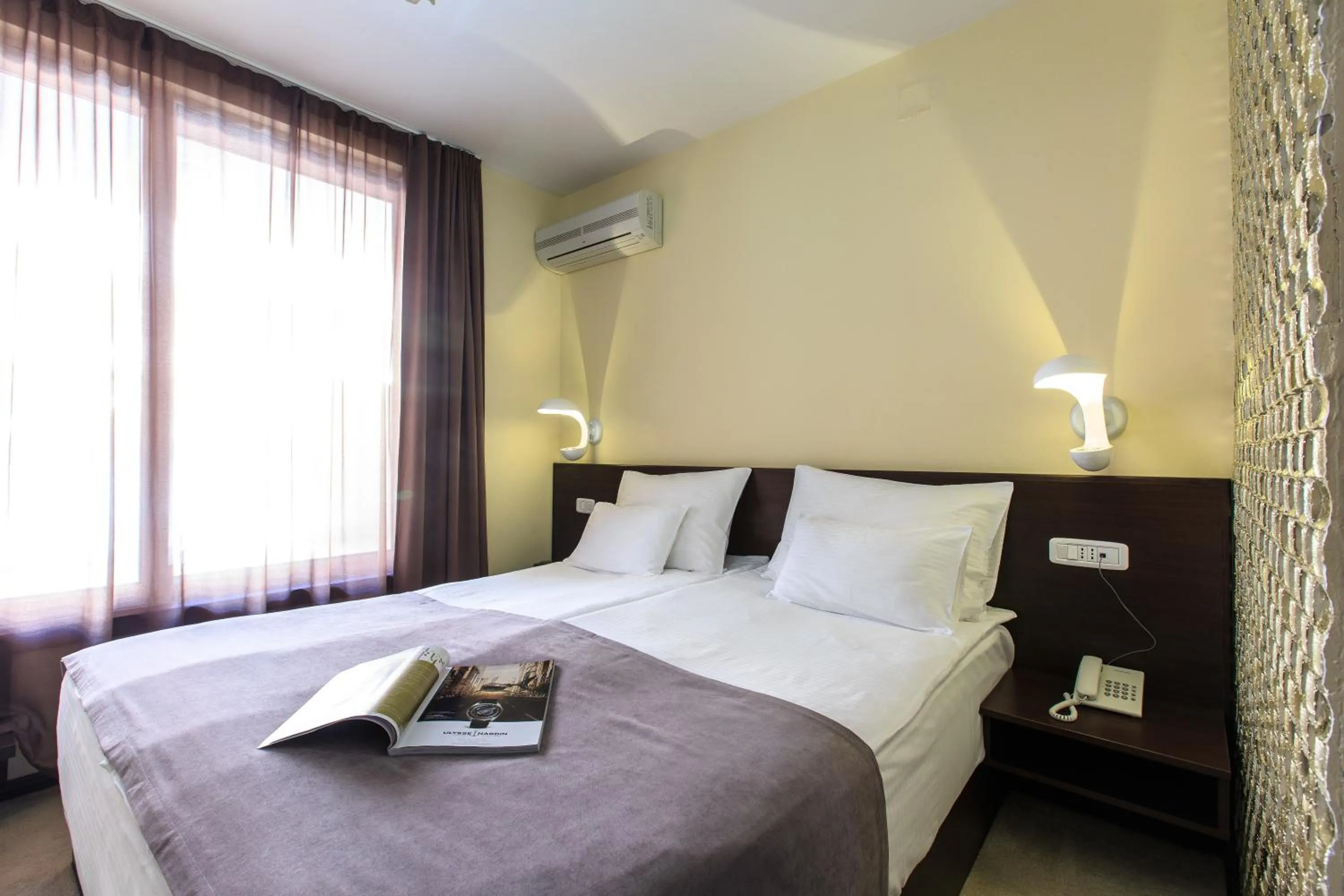 Photo of the whole room, Bed in Hotel Premier