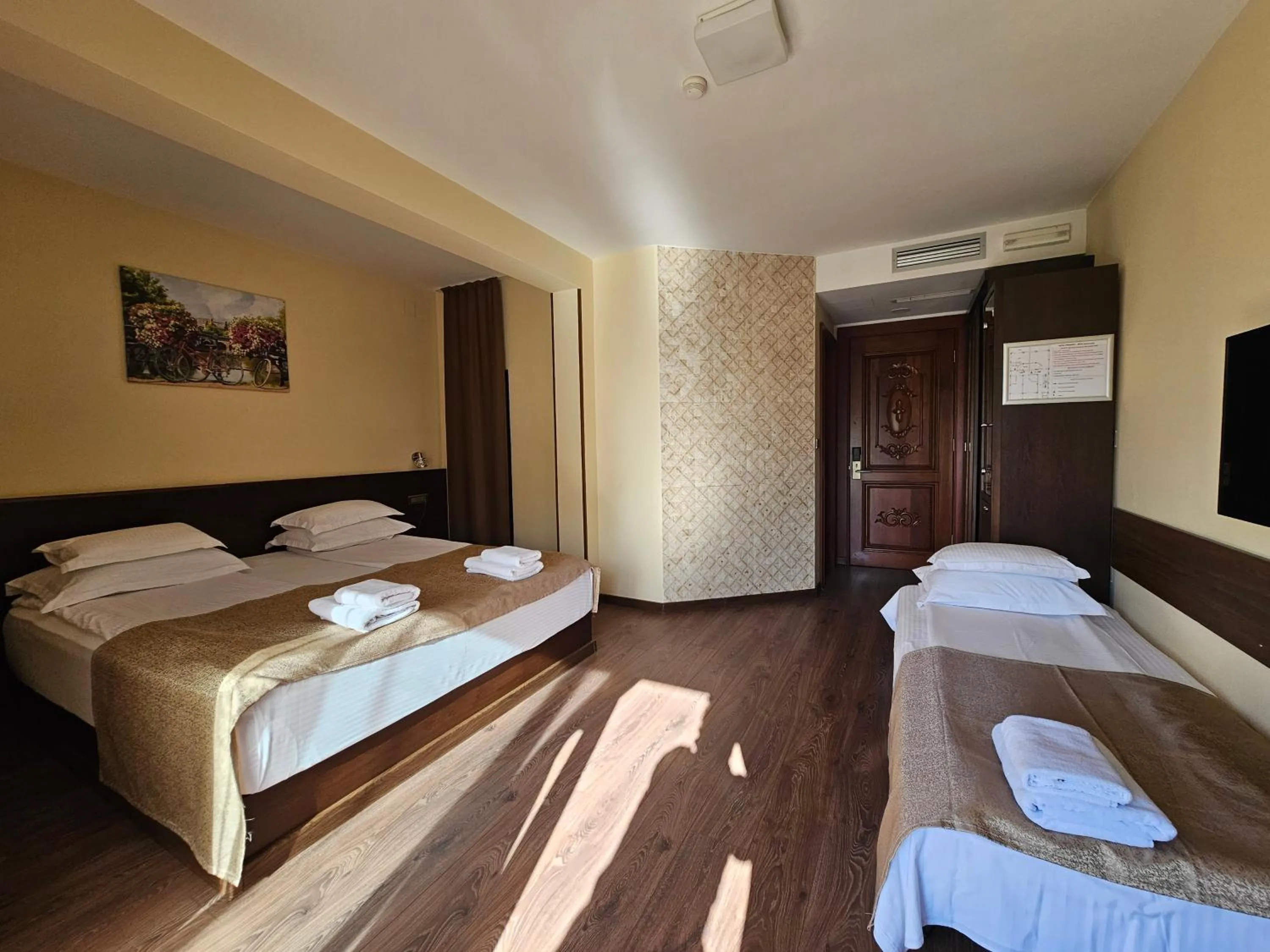 Text overlay, Bed in Hotel Premier