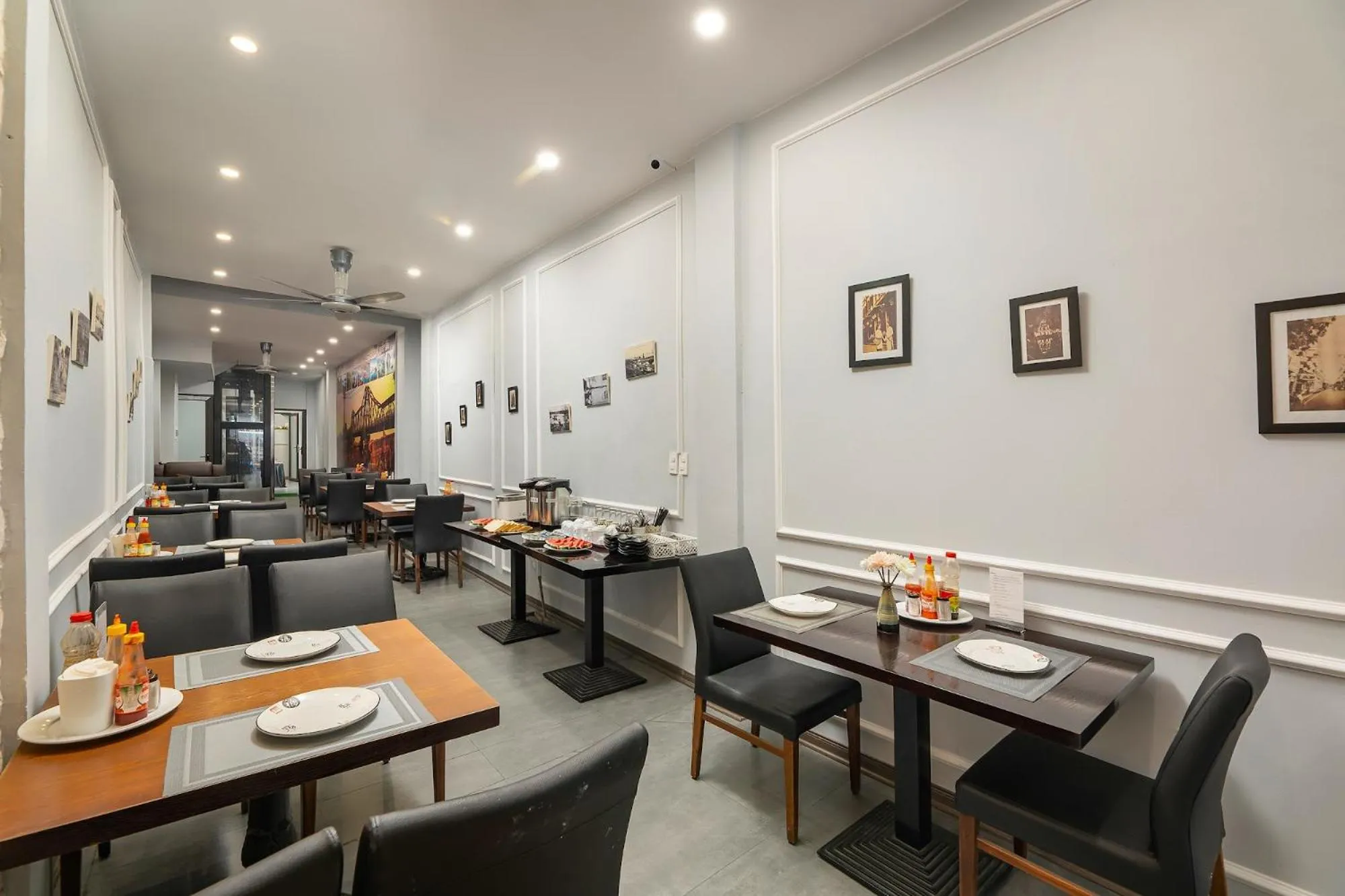 Restaurant/places to eat in Sonata Premier Hotel & Spa