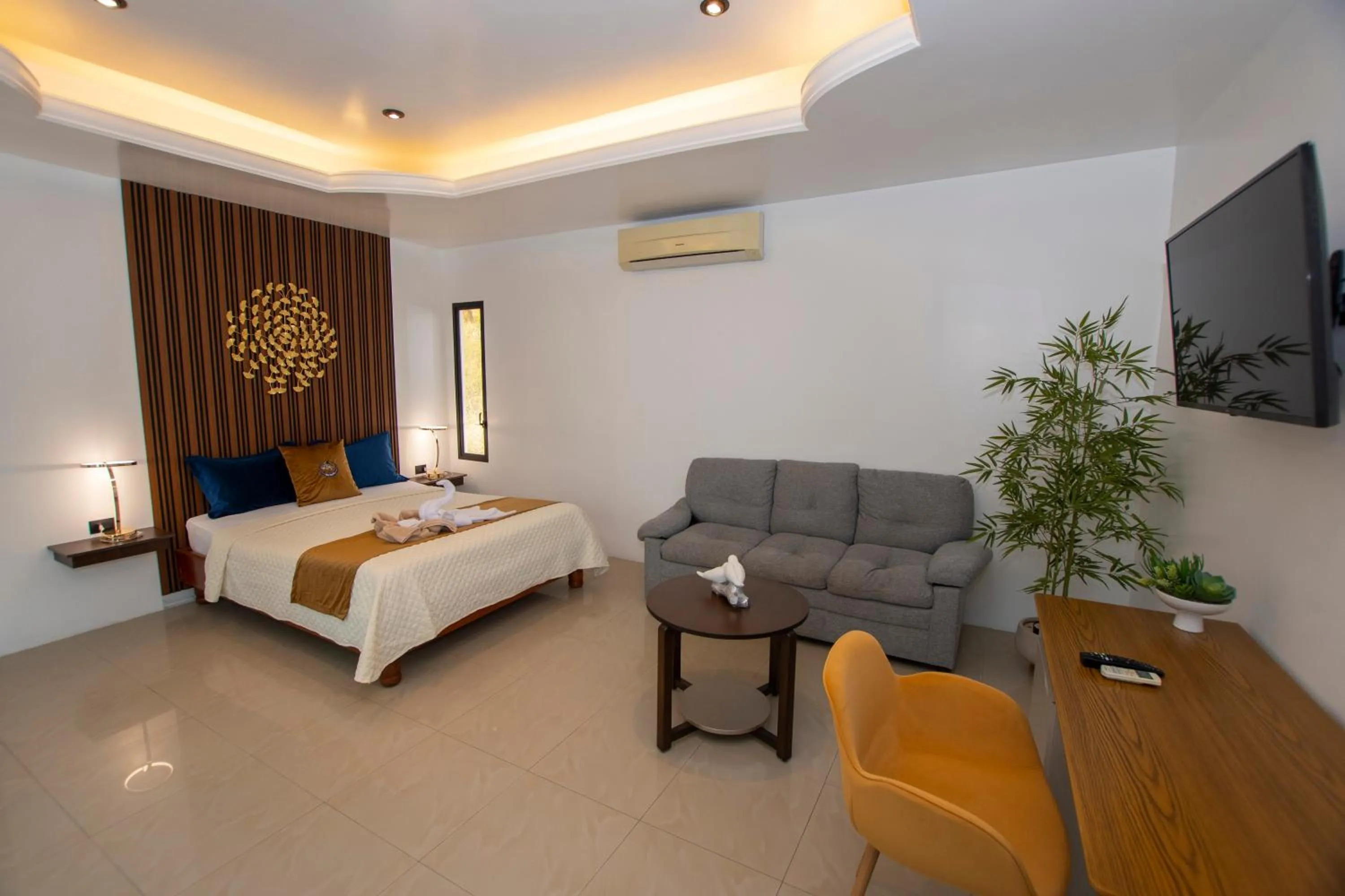 Bed in Blue Marlin Galápagos, Hotel & SPA