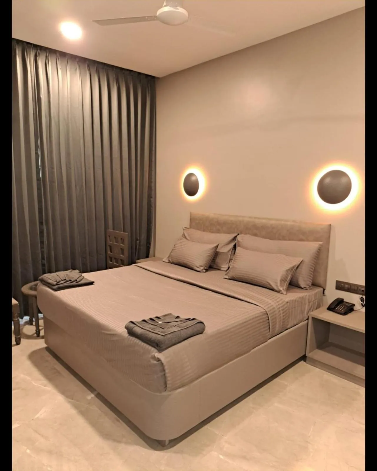 Bedroom, Bed in Sai Celebrations Inn Shirdi