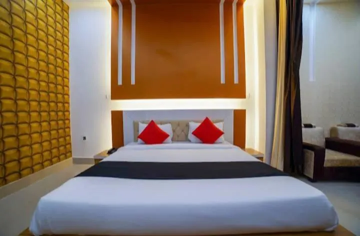 Bed in Oyo Hotel Corinthians
