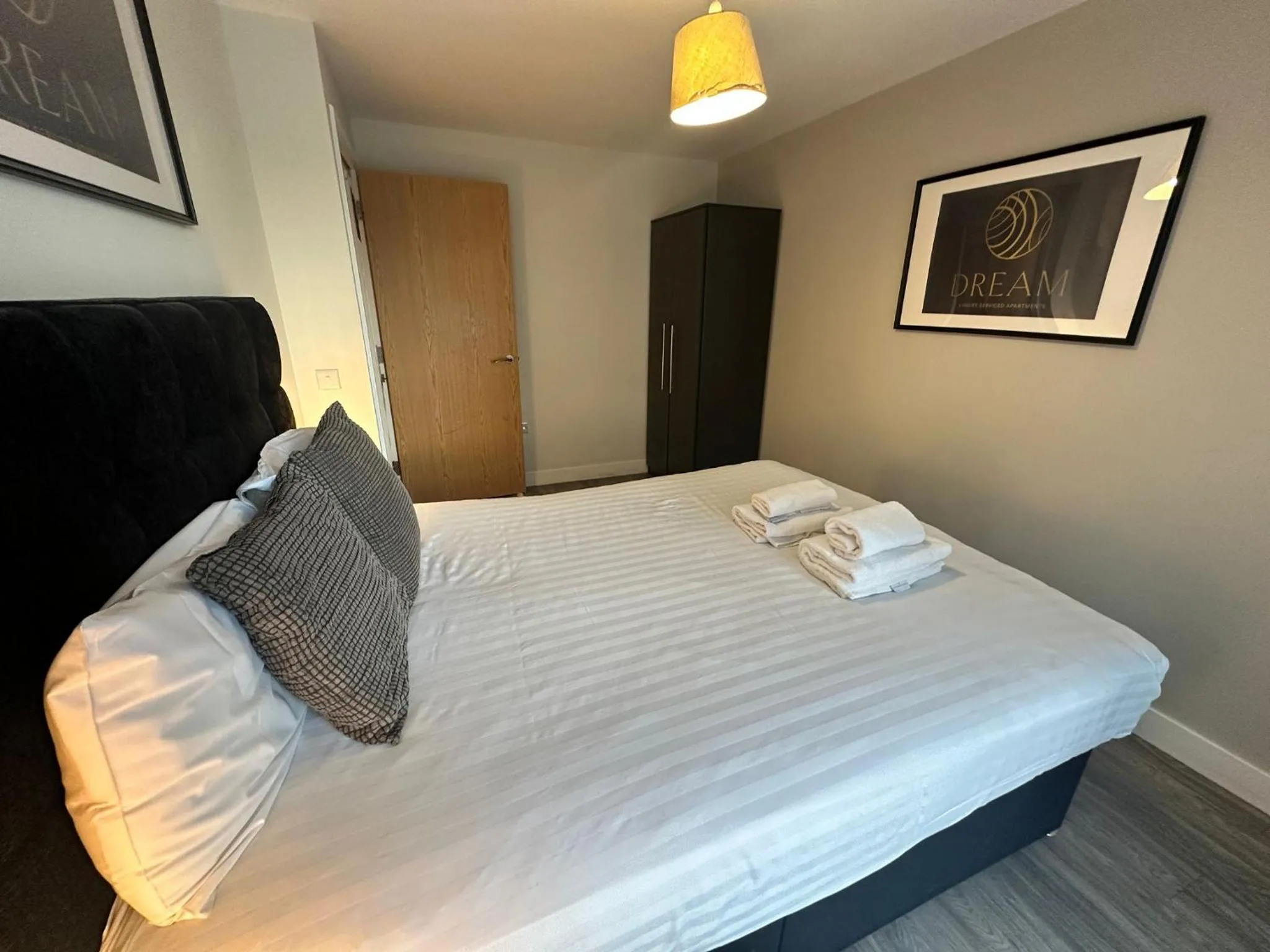 Photo of the whole room, Bed in Obel Apartments by Beehosting