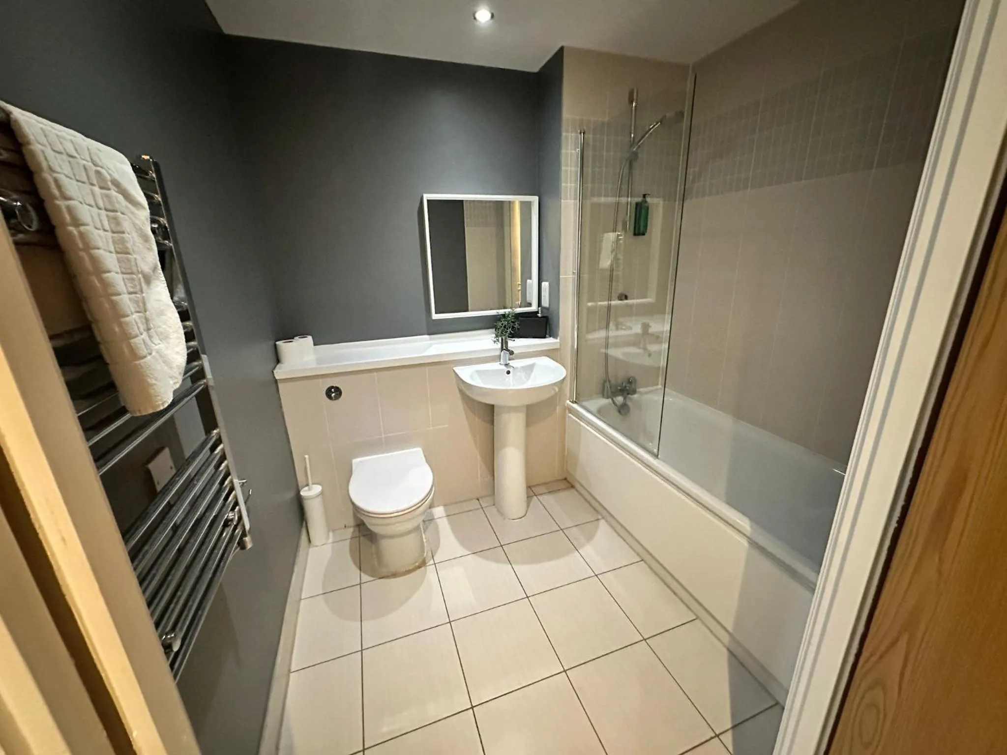 Shower in Obel Apartments by Beehosting