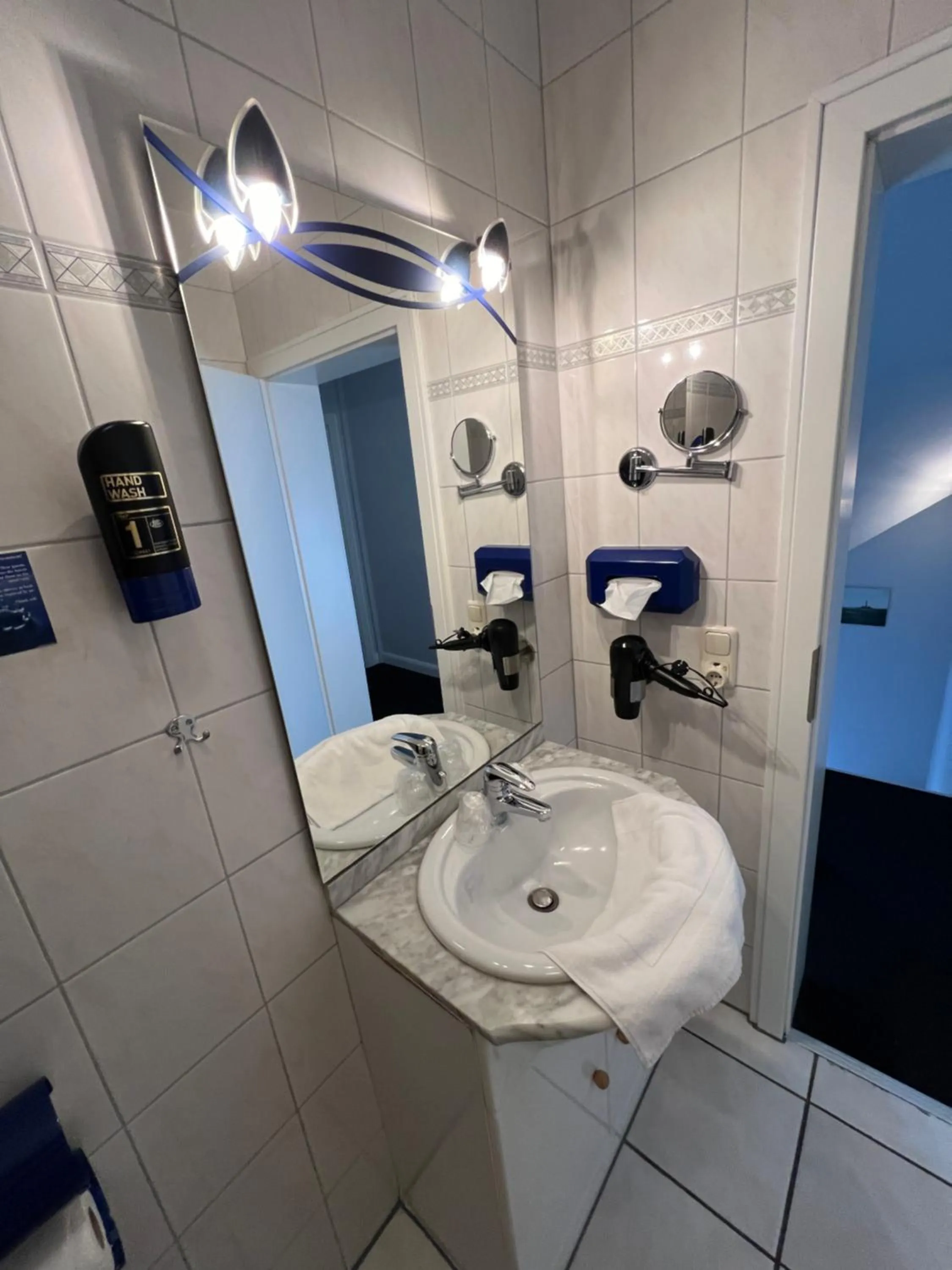 Shower in Hotel Tum Stüürmann