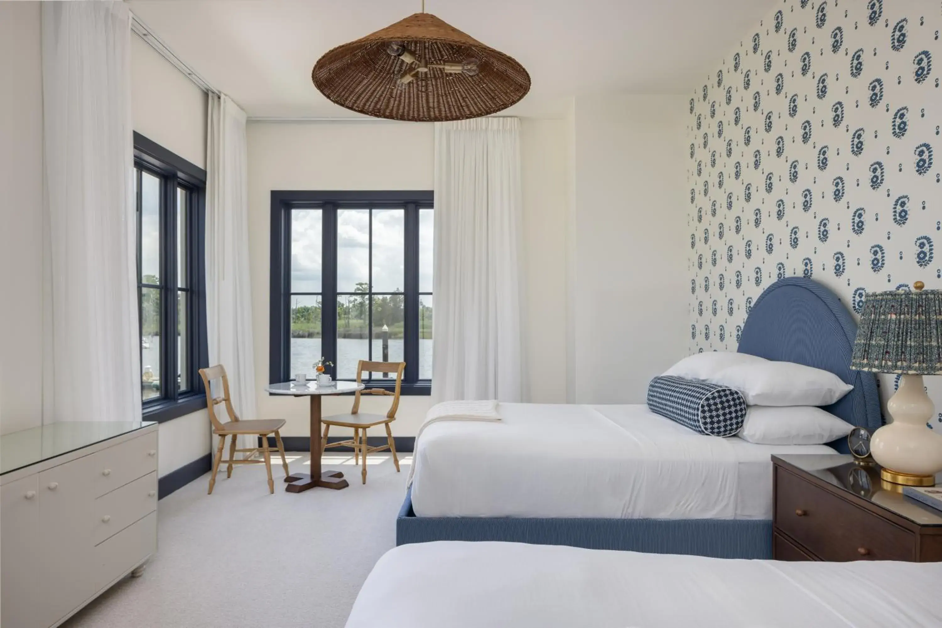 Deluxe Queen Room in The George Hotel Deluxe Queen Room in The George Hotel