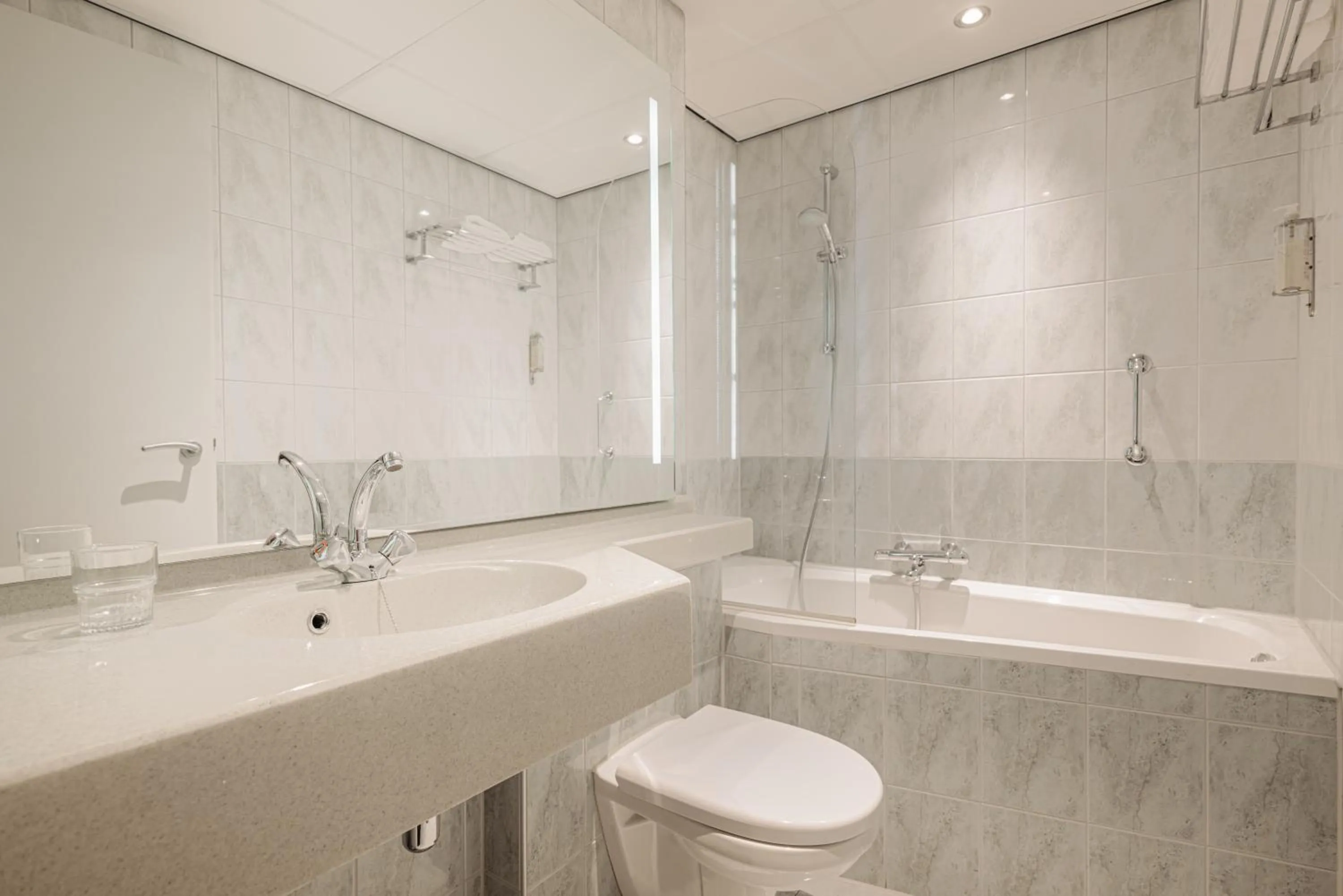 Bathroom in Crown Hotel Eindhoven Centre