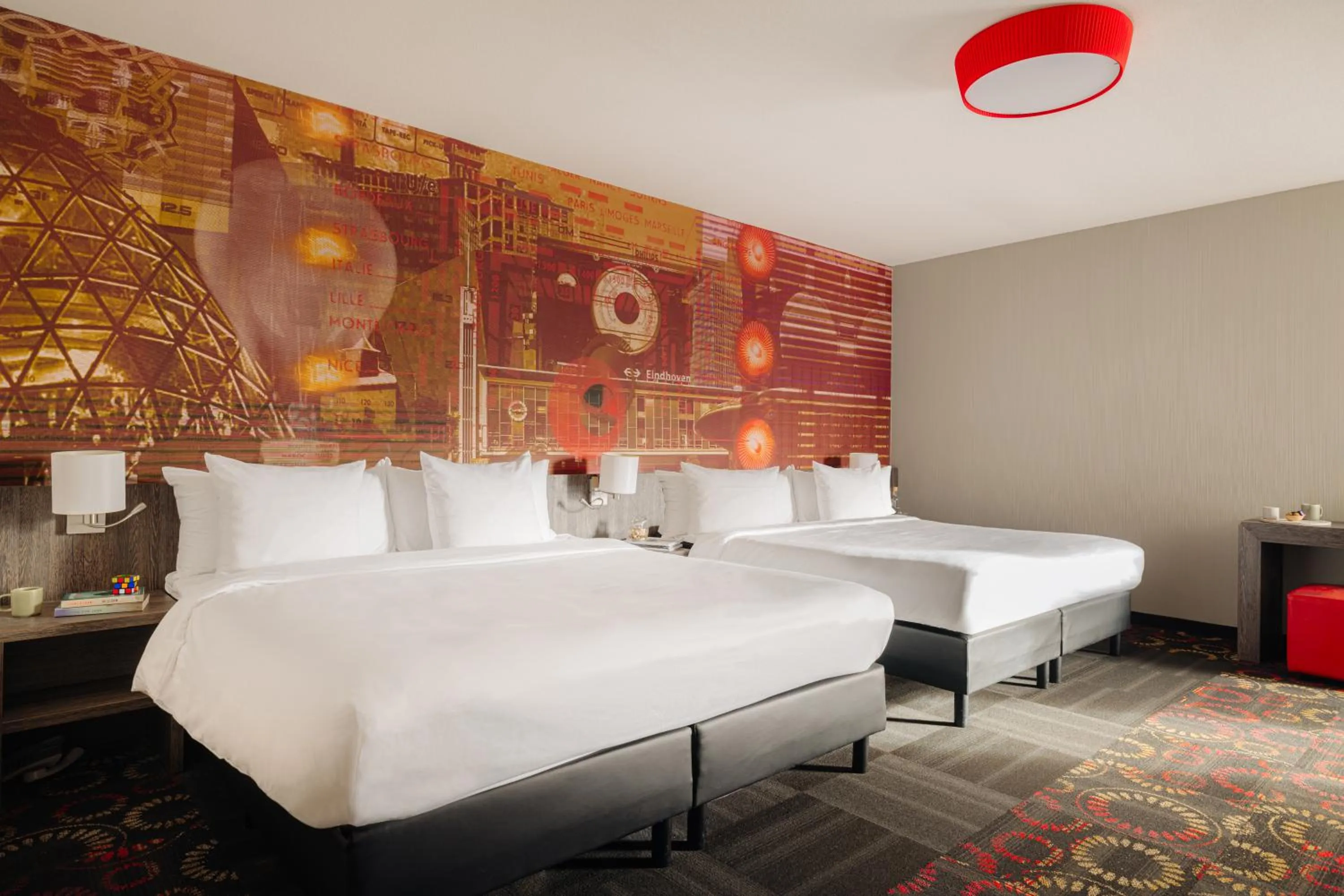 Bedroom, Bed in Crown Hotel Eindhoven Centre