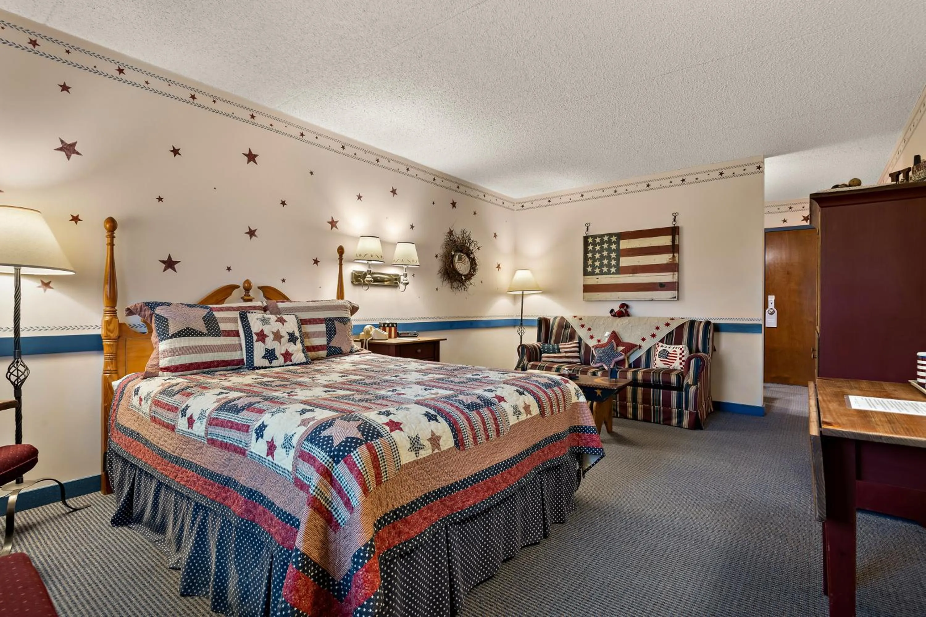 Photo of the whole room, Bed in Country Living Inn