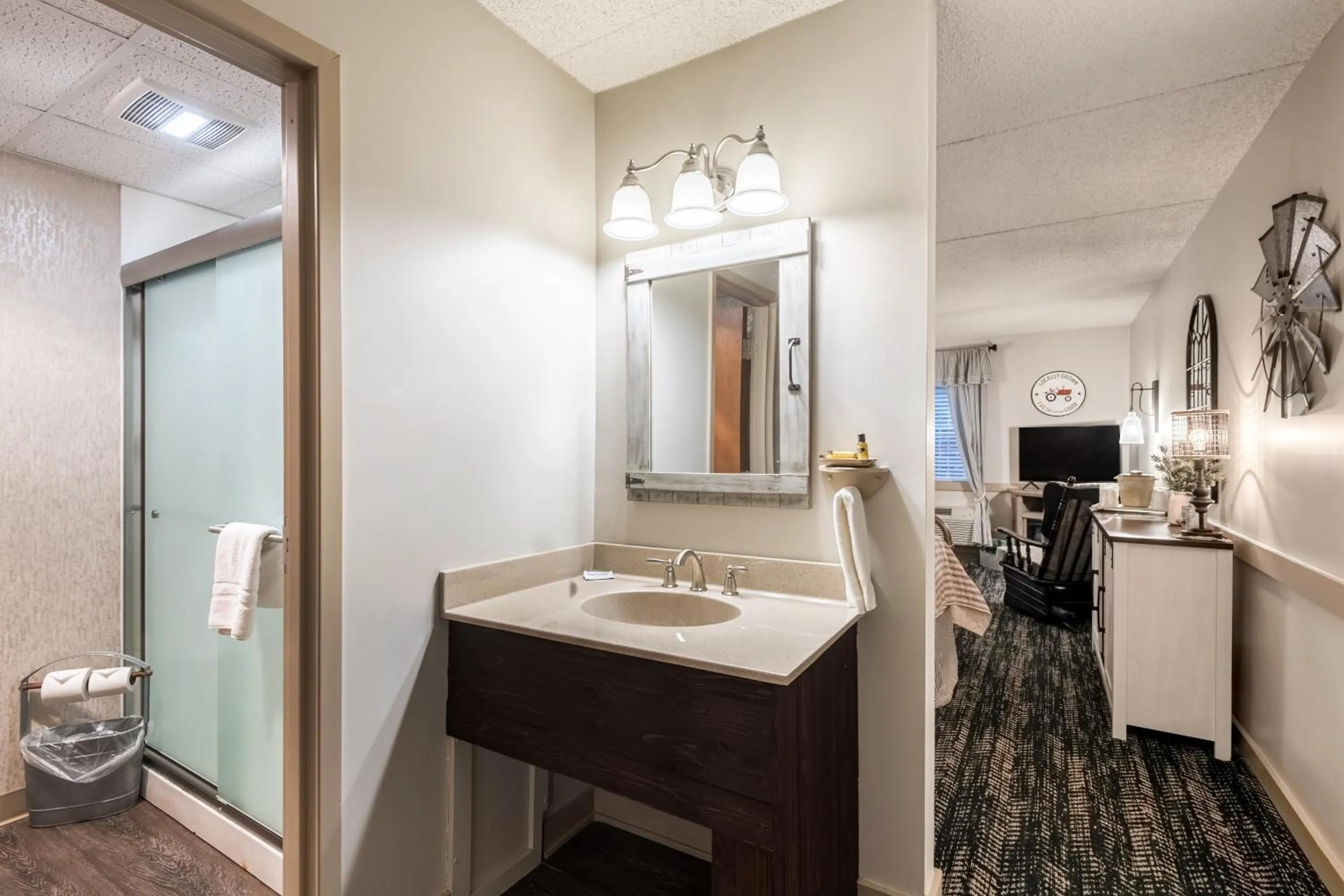 Bathroom in Country Living Inn