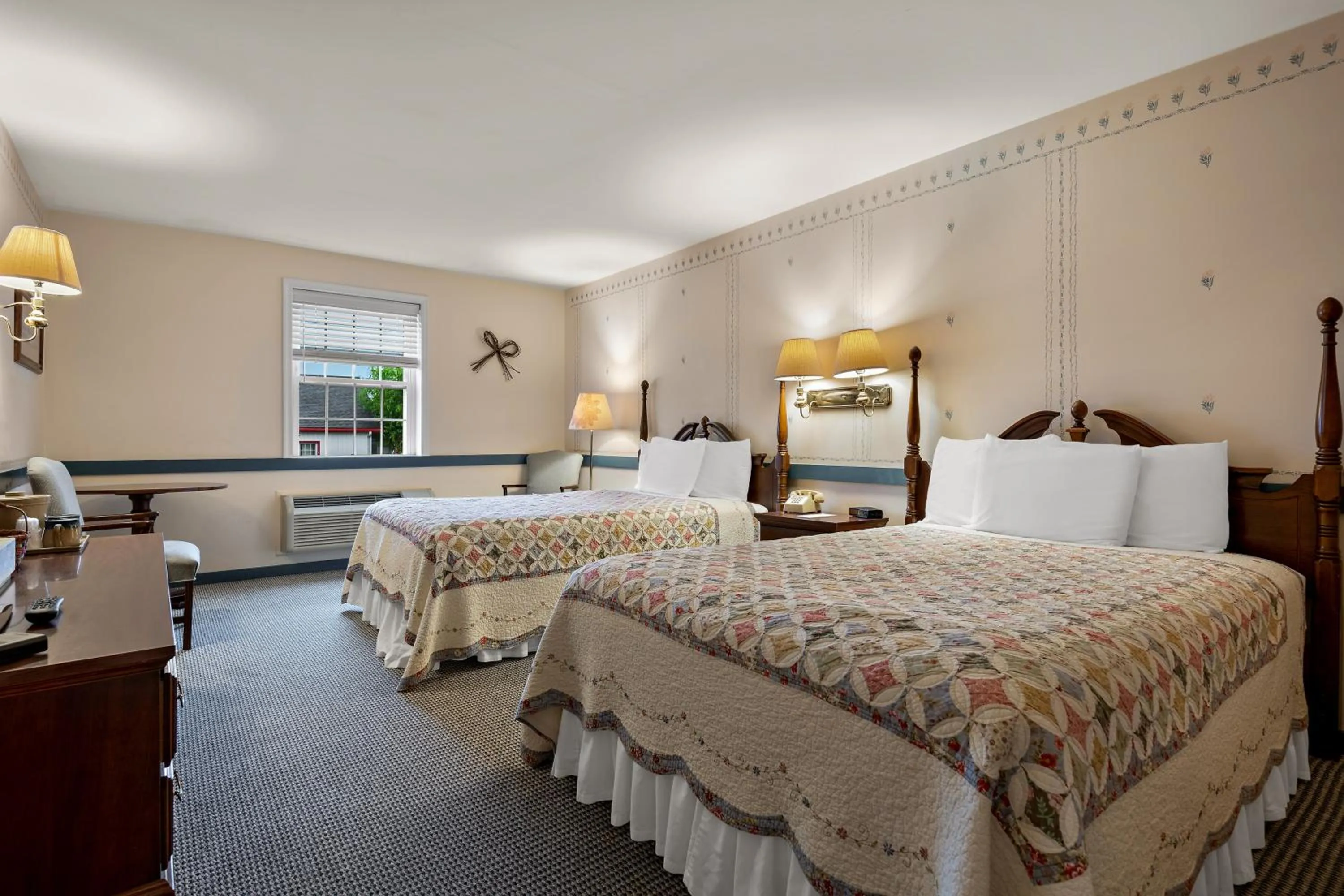 Photo of the whole room, Bed in Country Living Inn