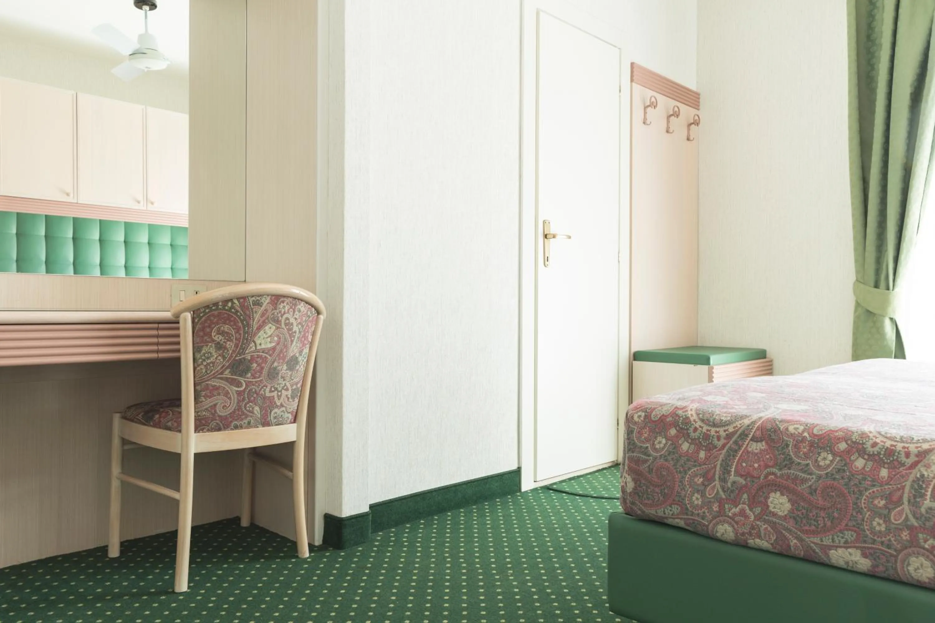 Bedroom, Bed in Hotel Cambridge