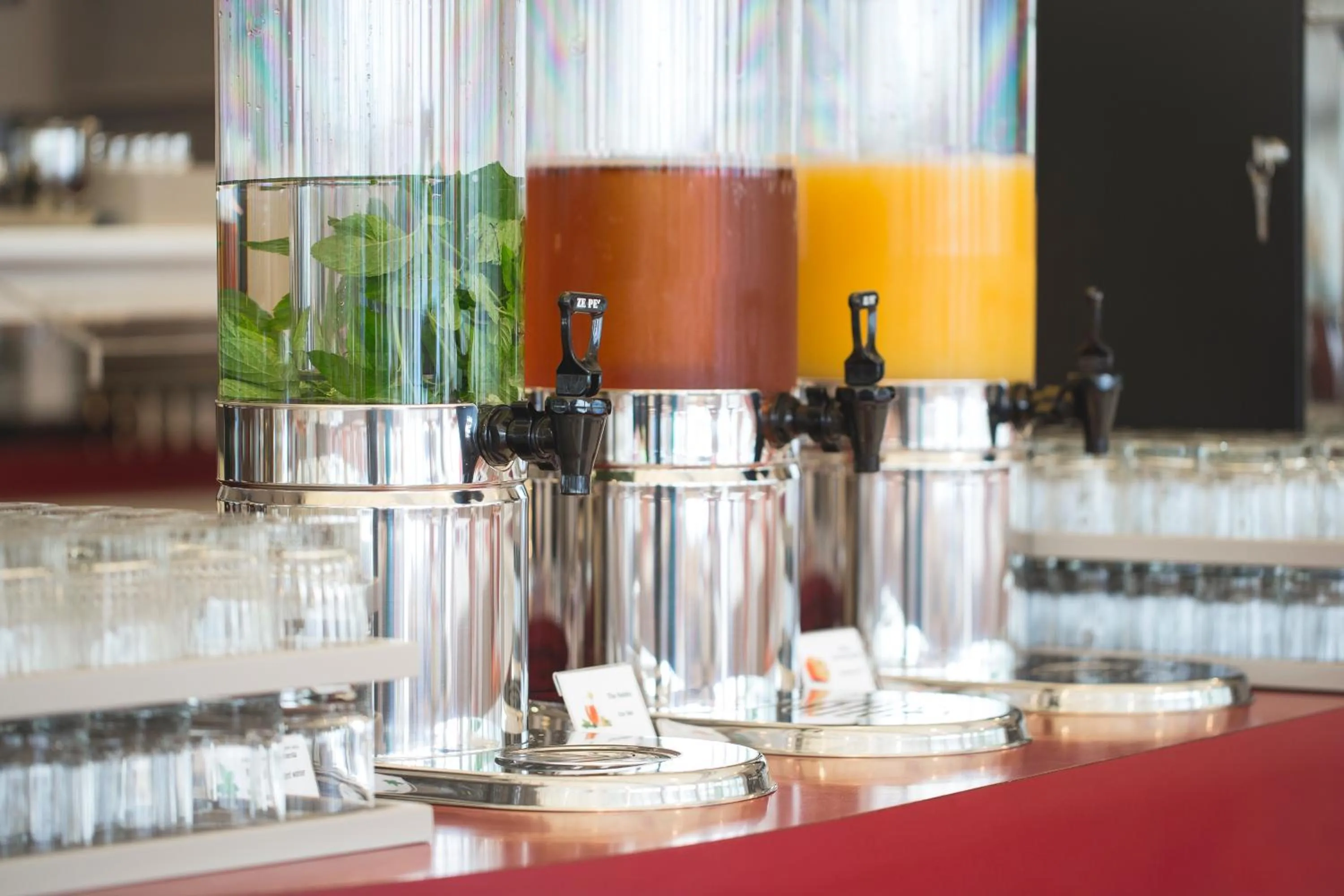 Restaurant/places to eat in Hotel Cambridge