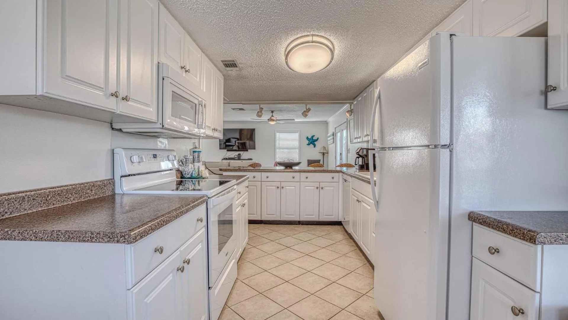 The Back Porch - Is a relaxing 4 bedroom 3 bathroom House on Holiday Isle